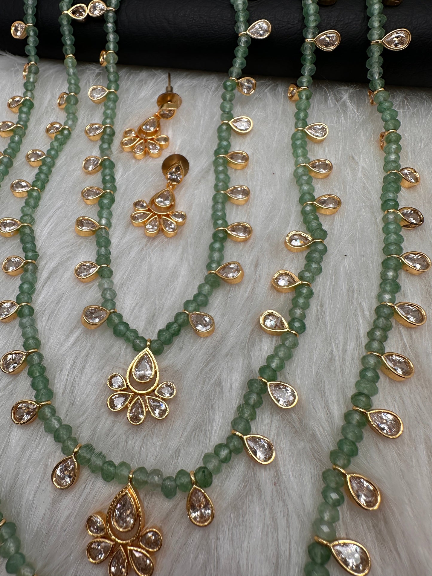 Multi layer Onyx Beads Teen Lada Necklace - Green