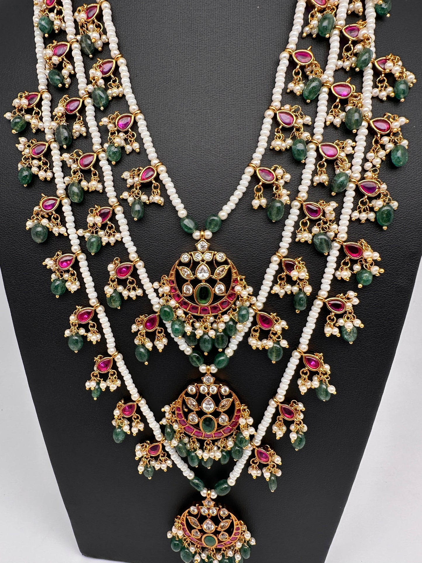Multi layer Kemp Pearls Teen Lada Necklace