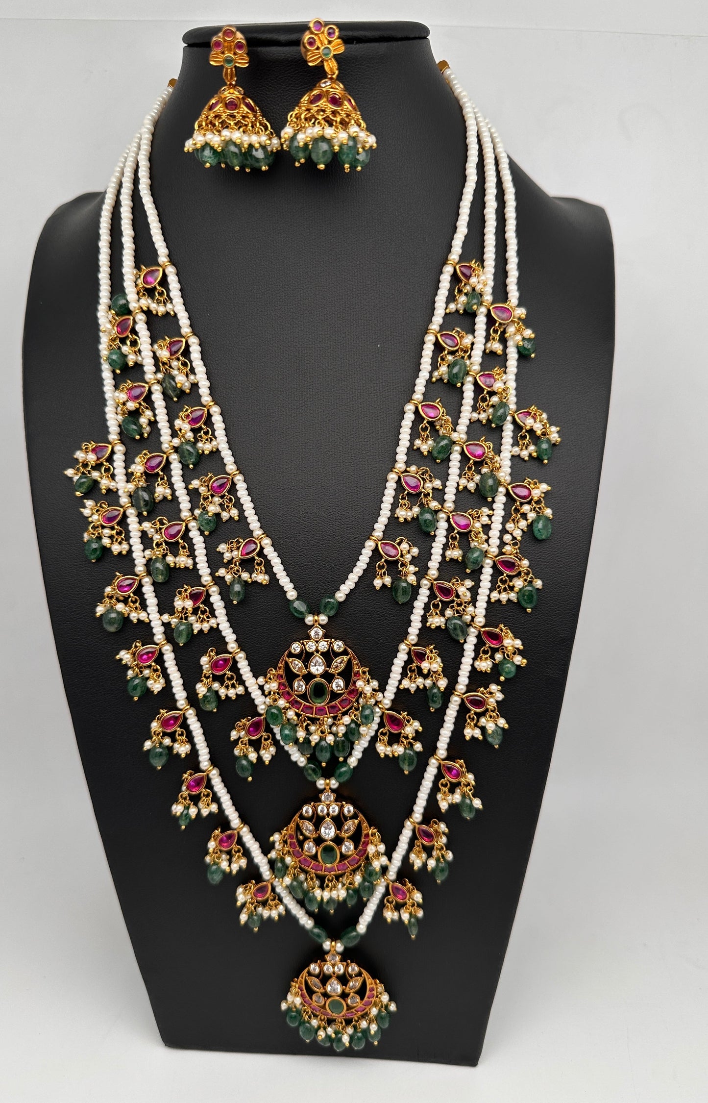 Multi layer Kemp Pearls Teen Lada Necklace