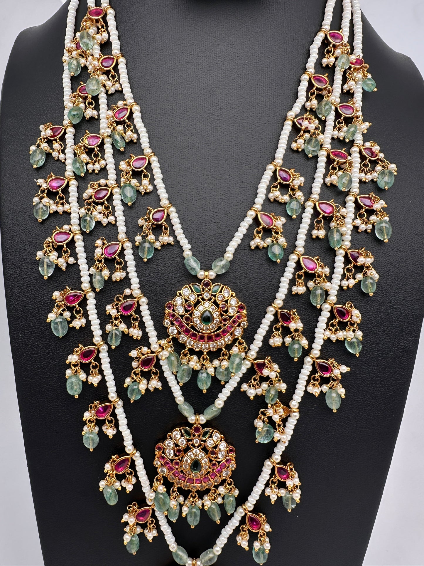 Multi layer Kemp Pearls Teen Lada Necklace