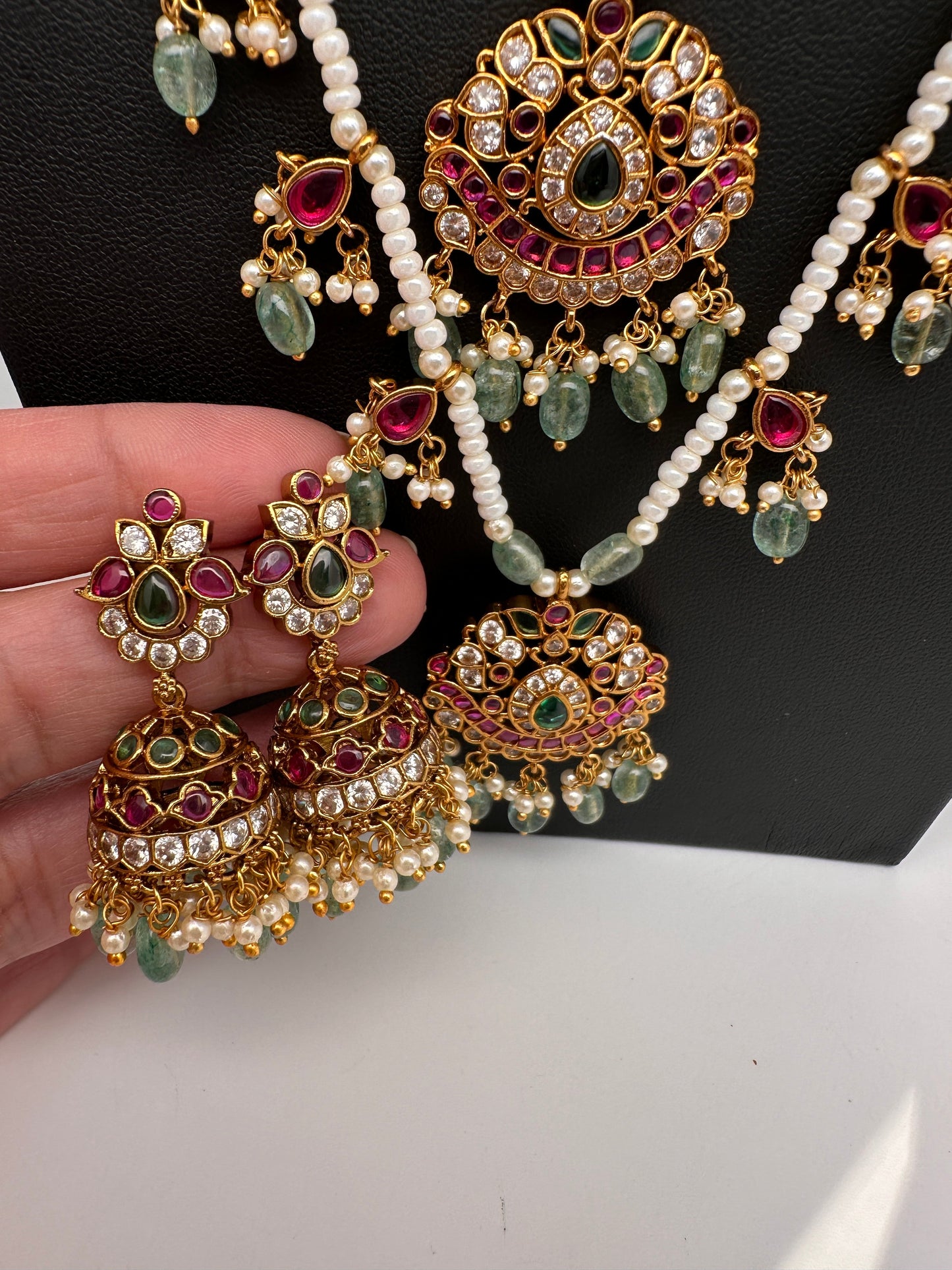 Multi layer Kemp Pearls Teen Lada Necklace