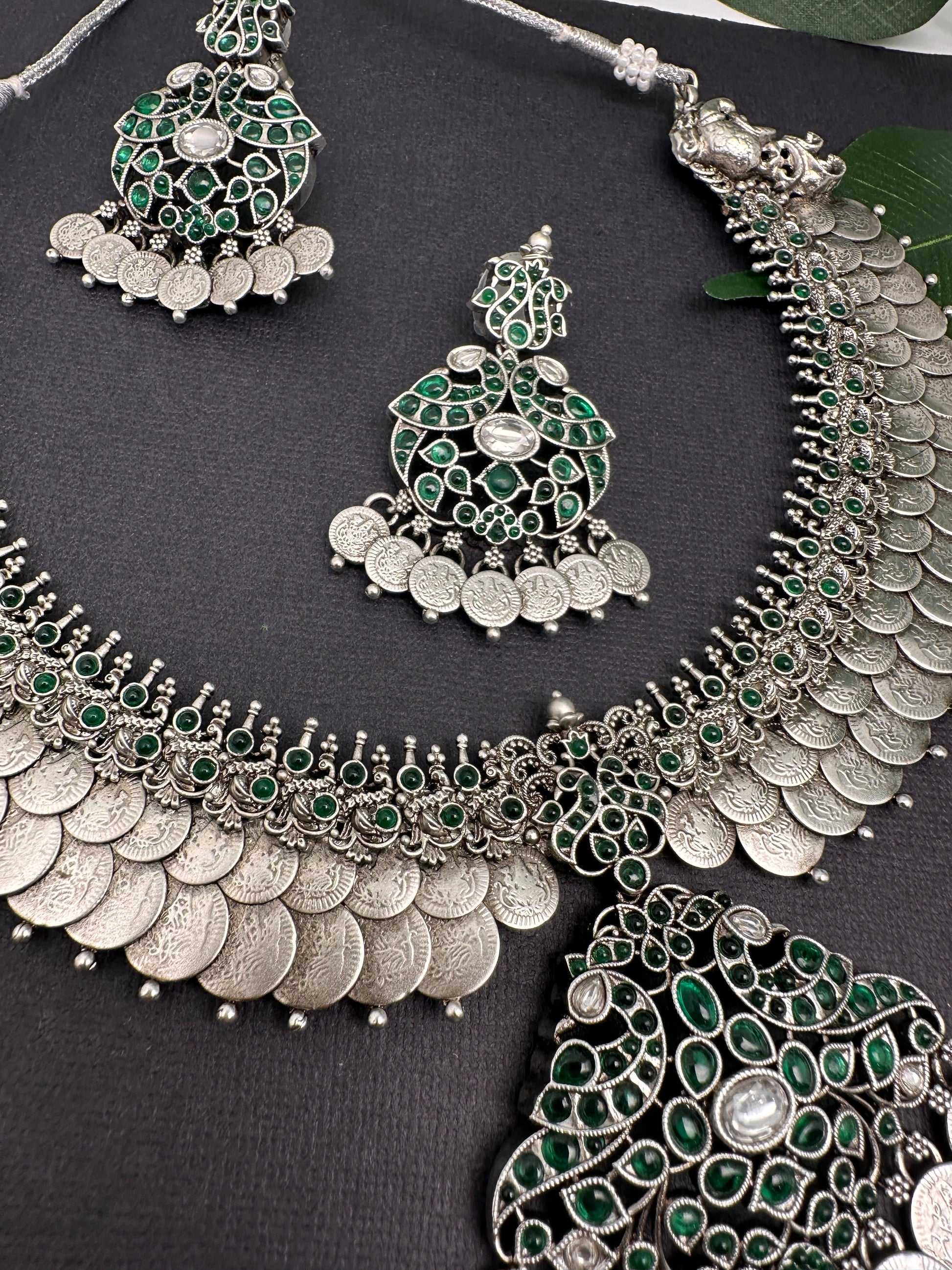 Goddess Lakshmi Kassu Silver Replica Short Necklace - Green