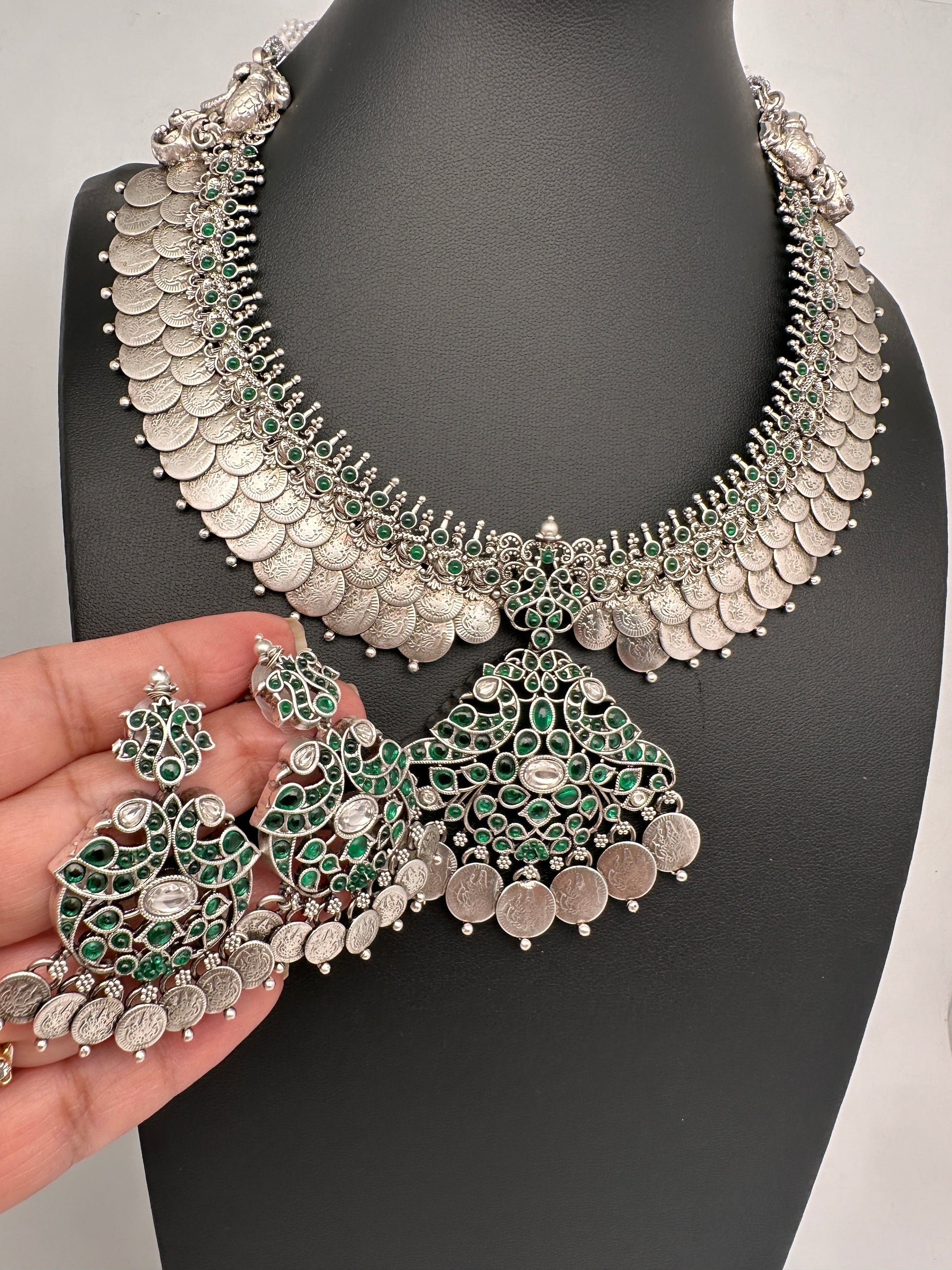 Goddess Lakshmi Kassu Silver Replica Short Necklace - Green
