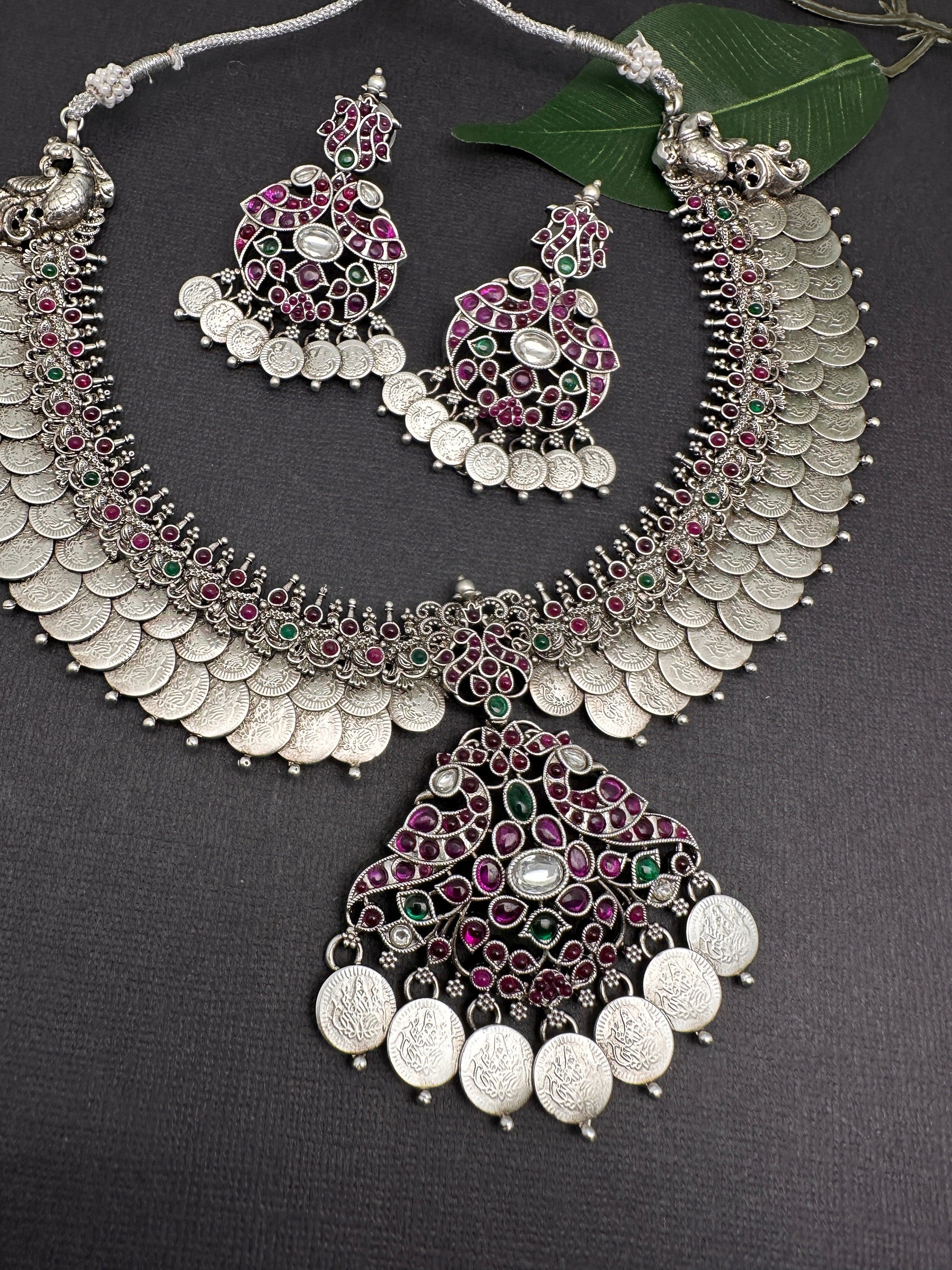 Goddess Lakshmi Kassu Silver Replica Short Necklace - Red