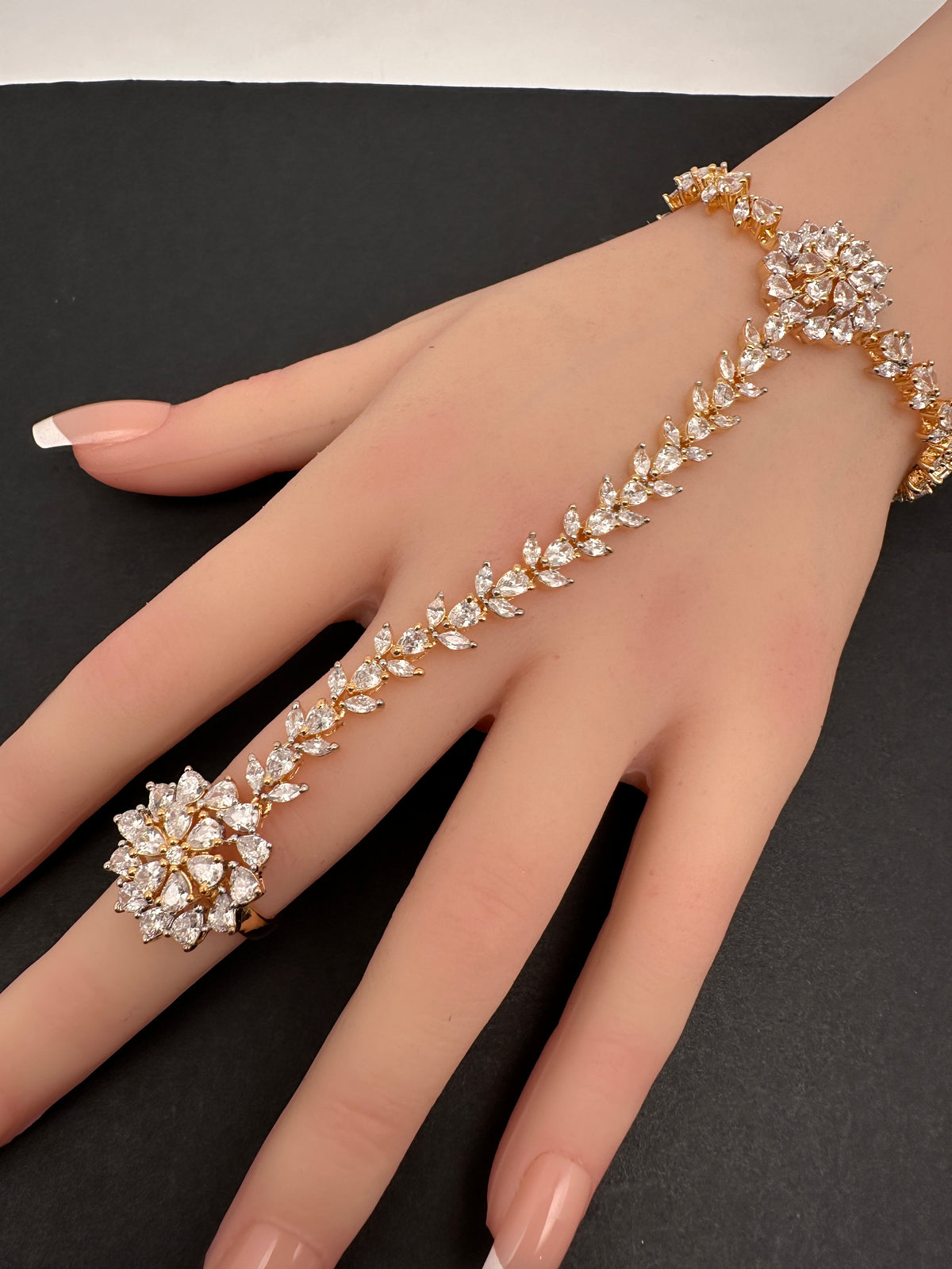 AD Sleek Haath Phool Panja - HP000019