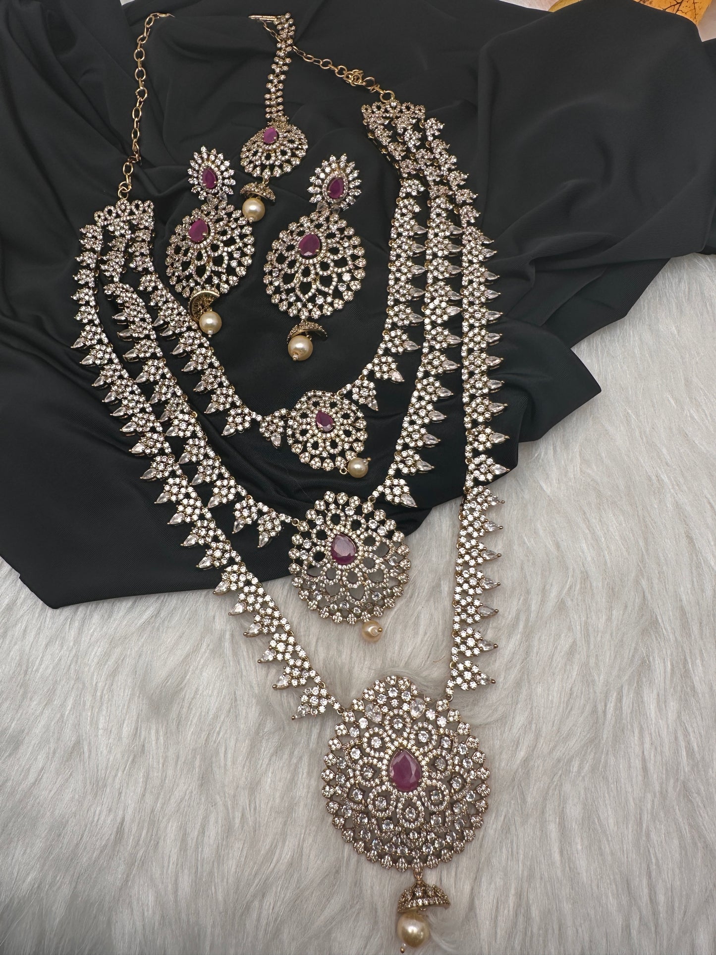 Multi Layer Teen Lada  Victorian Color Stone Statement Necklace