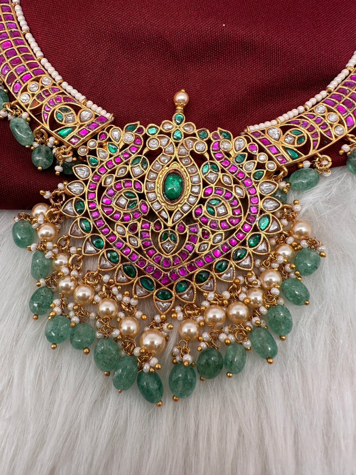 Jadau Kundan Short Neckline Necklace with Emerald Beads
