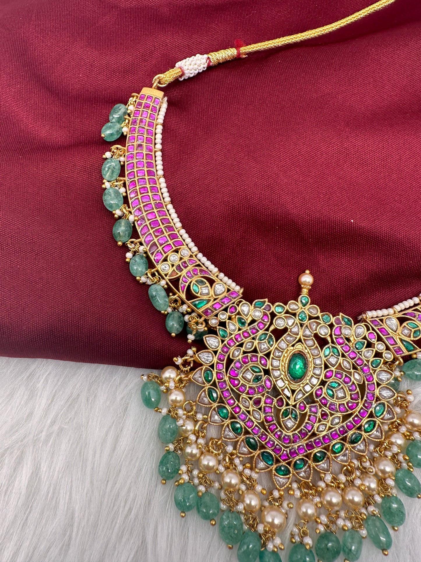 Jadau Kundan Short Neckline Necklace with Emerald Beads