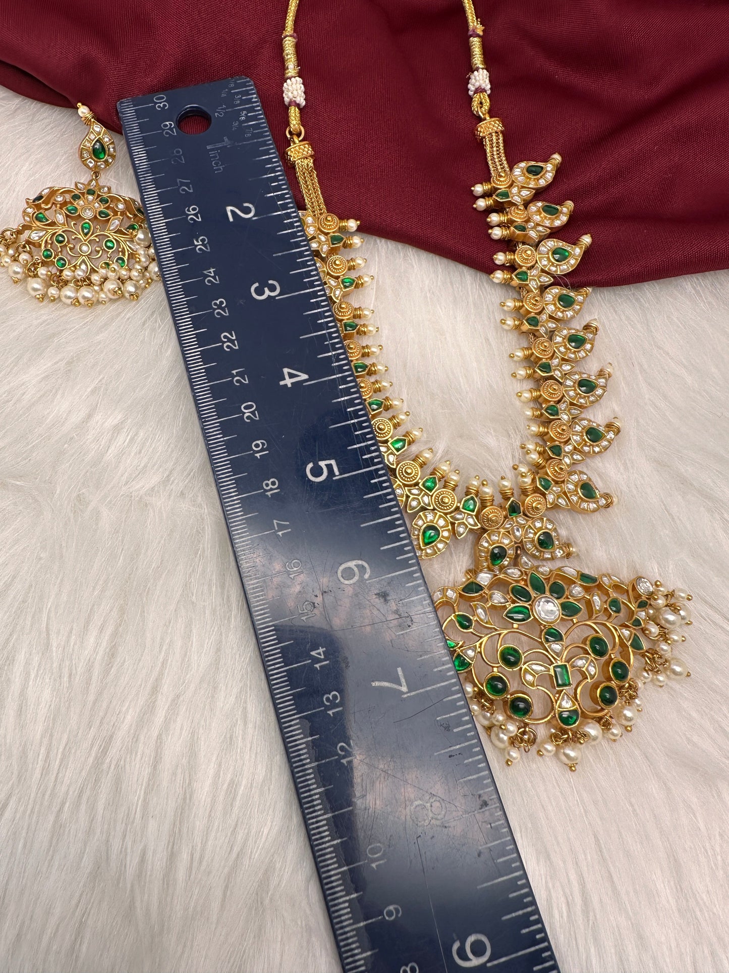 Jadau Green Kundan Pearls Short Necklace