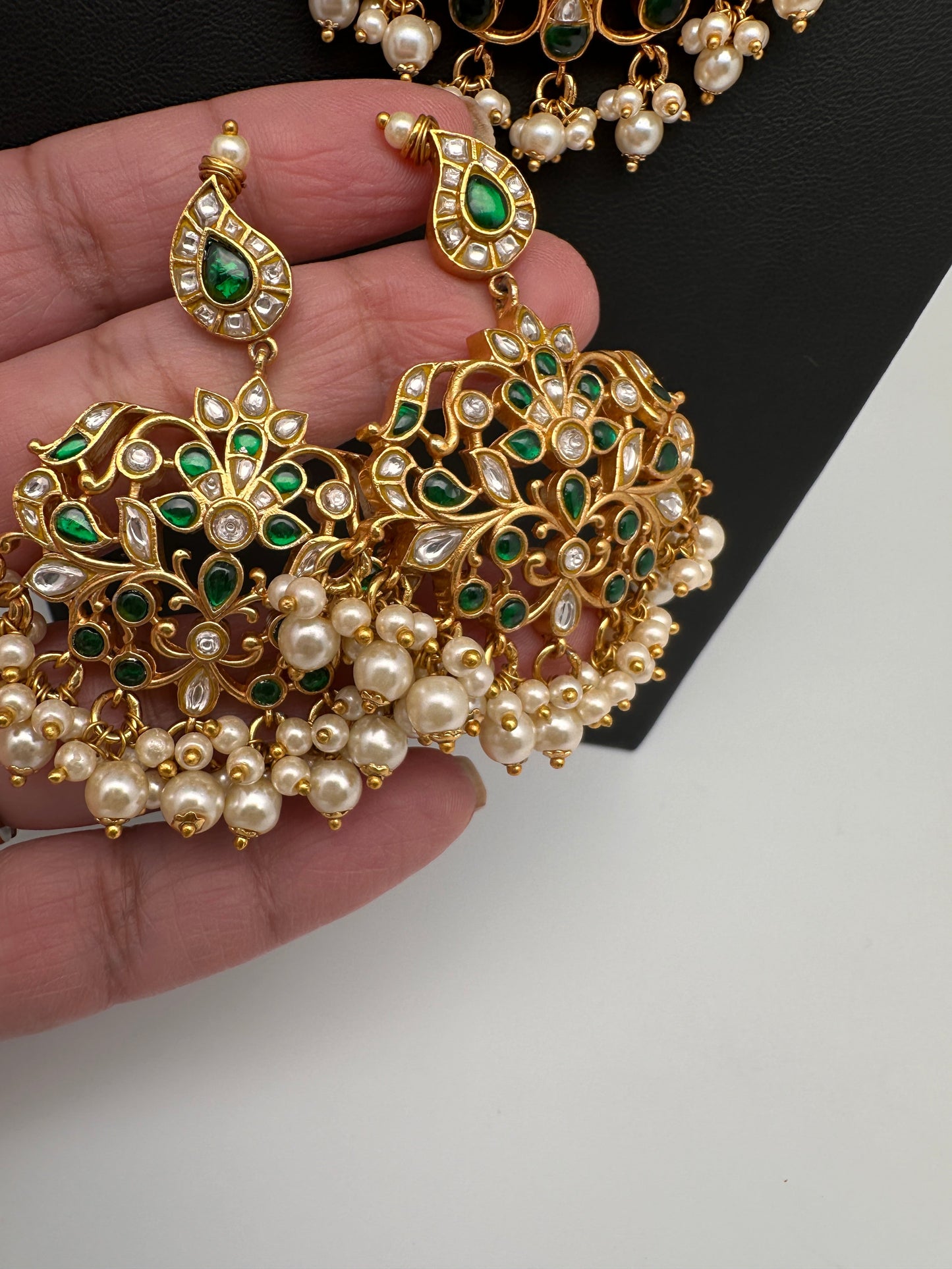 Jadau Green Kundan Pearls Short Necklace