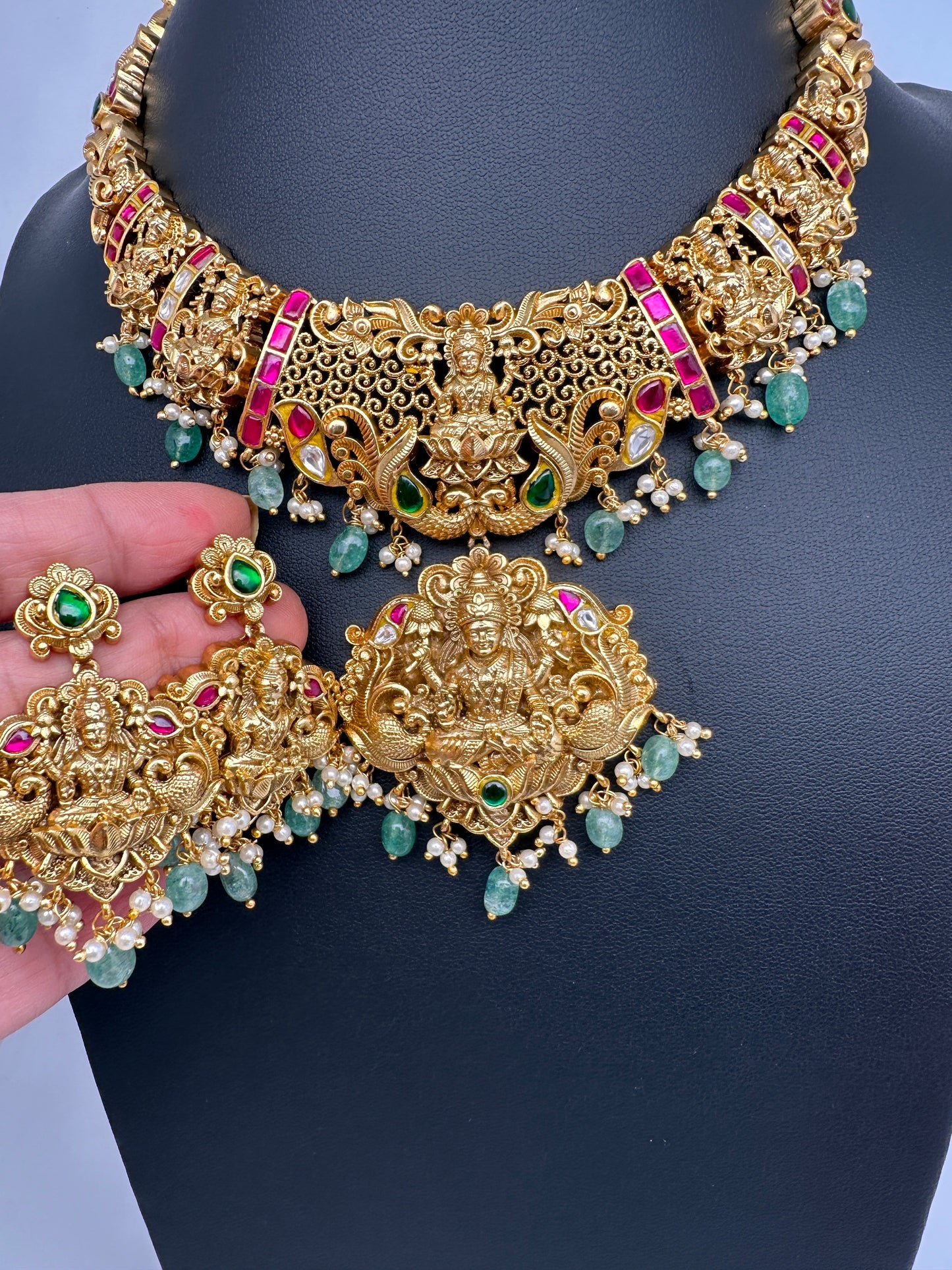 Goddess Lakshmi Nakshi Jadau Kundan Short Necklace