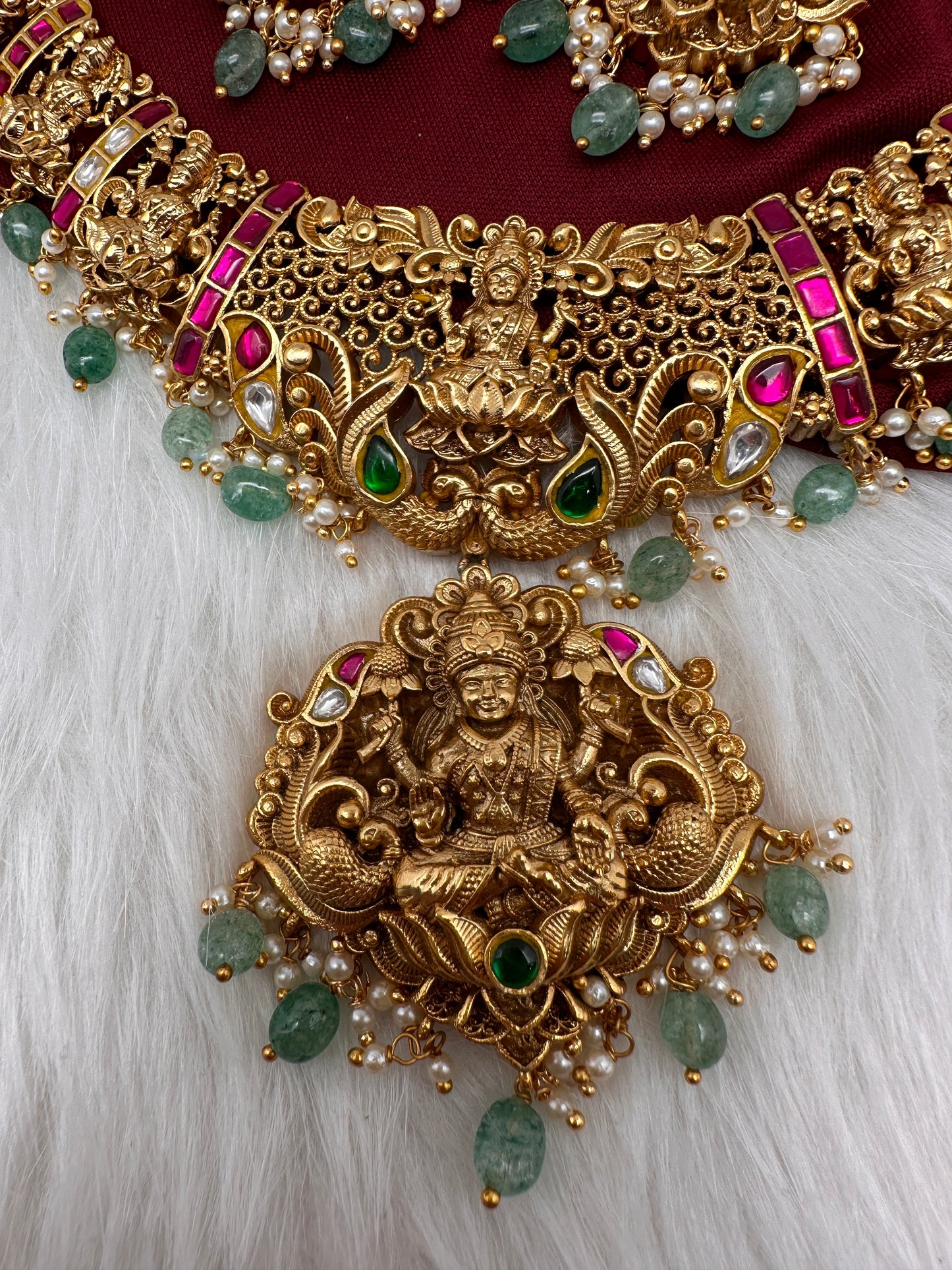 Goddess Lakshmi Nakshi Jadau Kundan Short Necklace