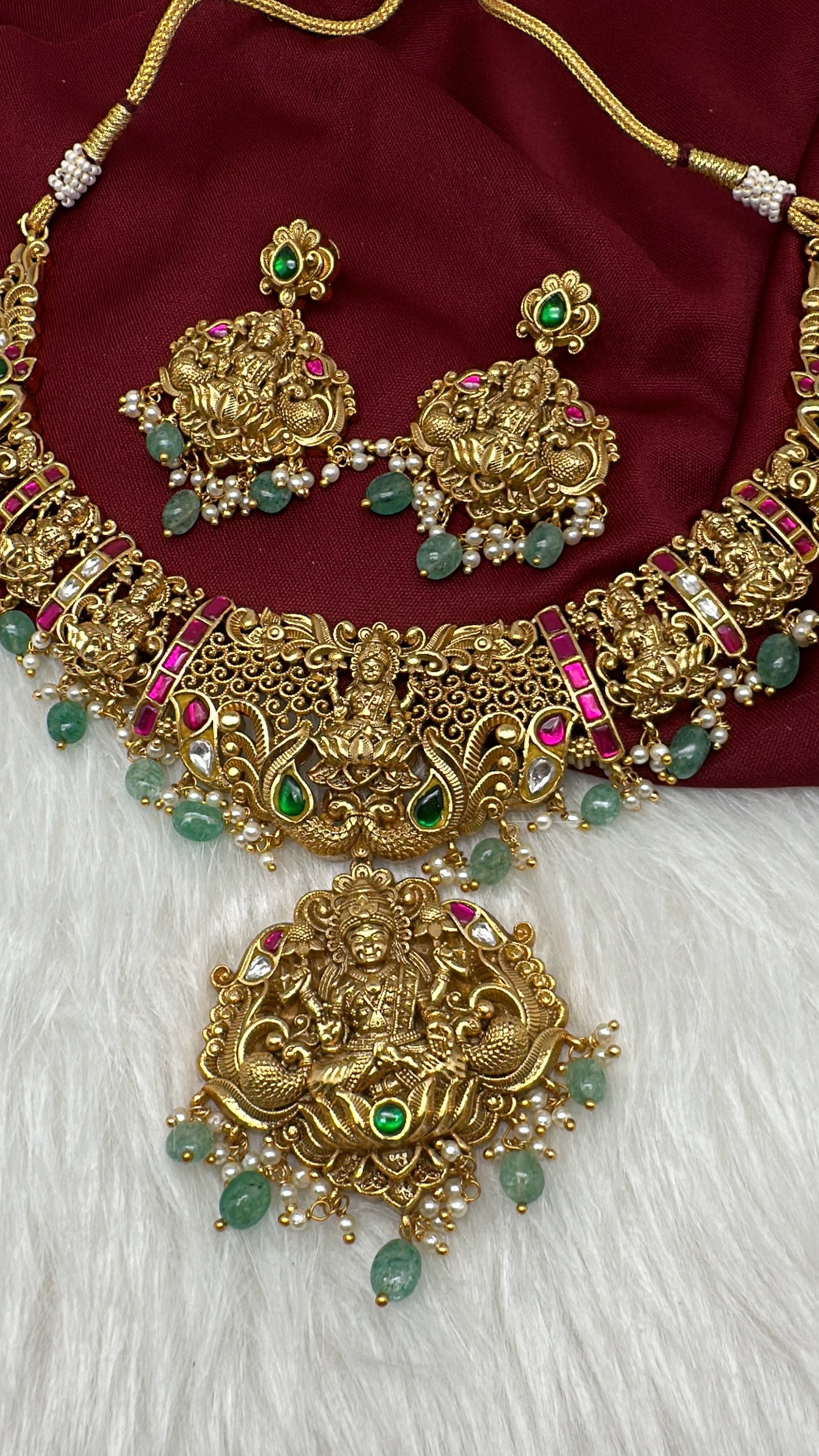 Goddess Lakshmi Nakshi Jadau Kundan Short Necklace