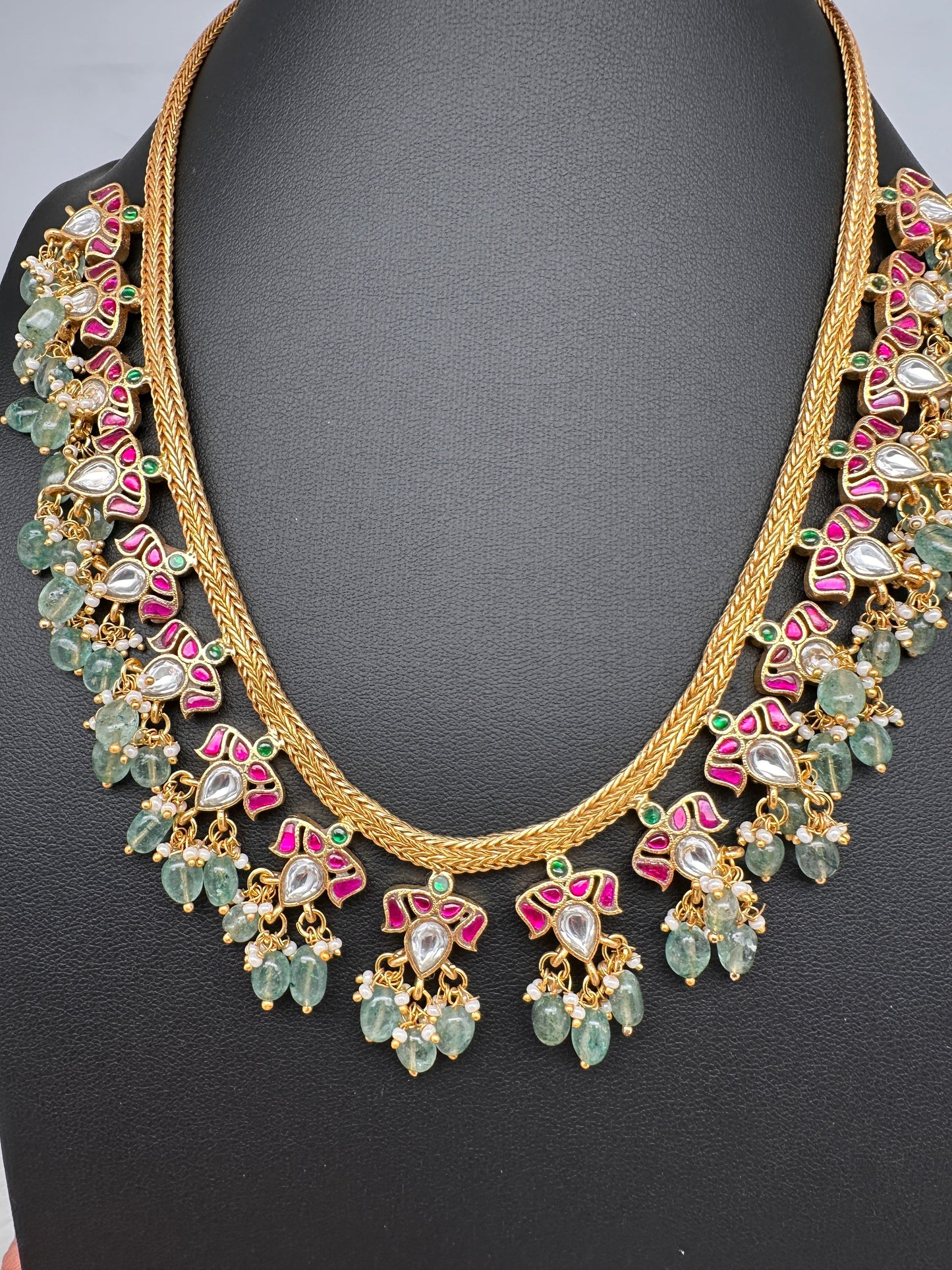 Jadau Kundan Dainty Short Necklace