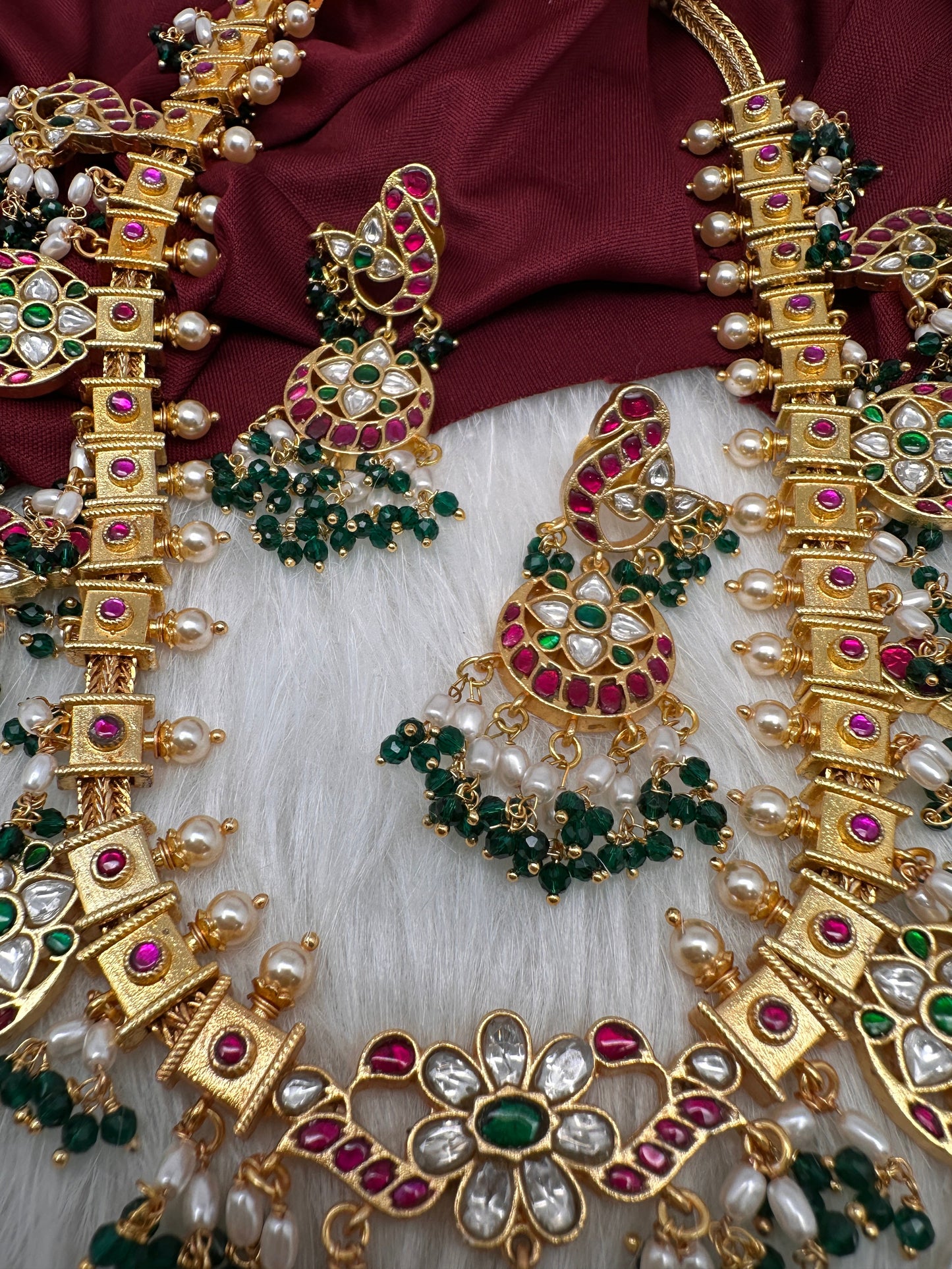 Jadau Kundan Pearls Green Beads Guttapusallu Necklace