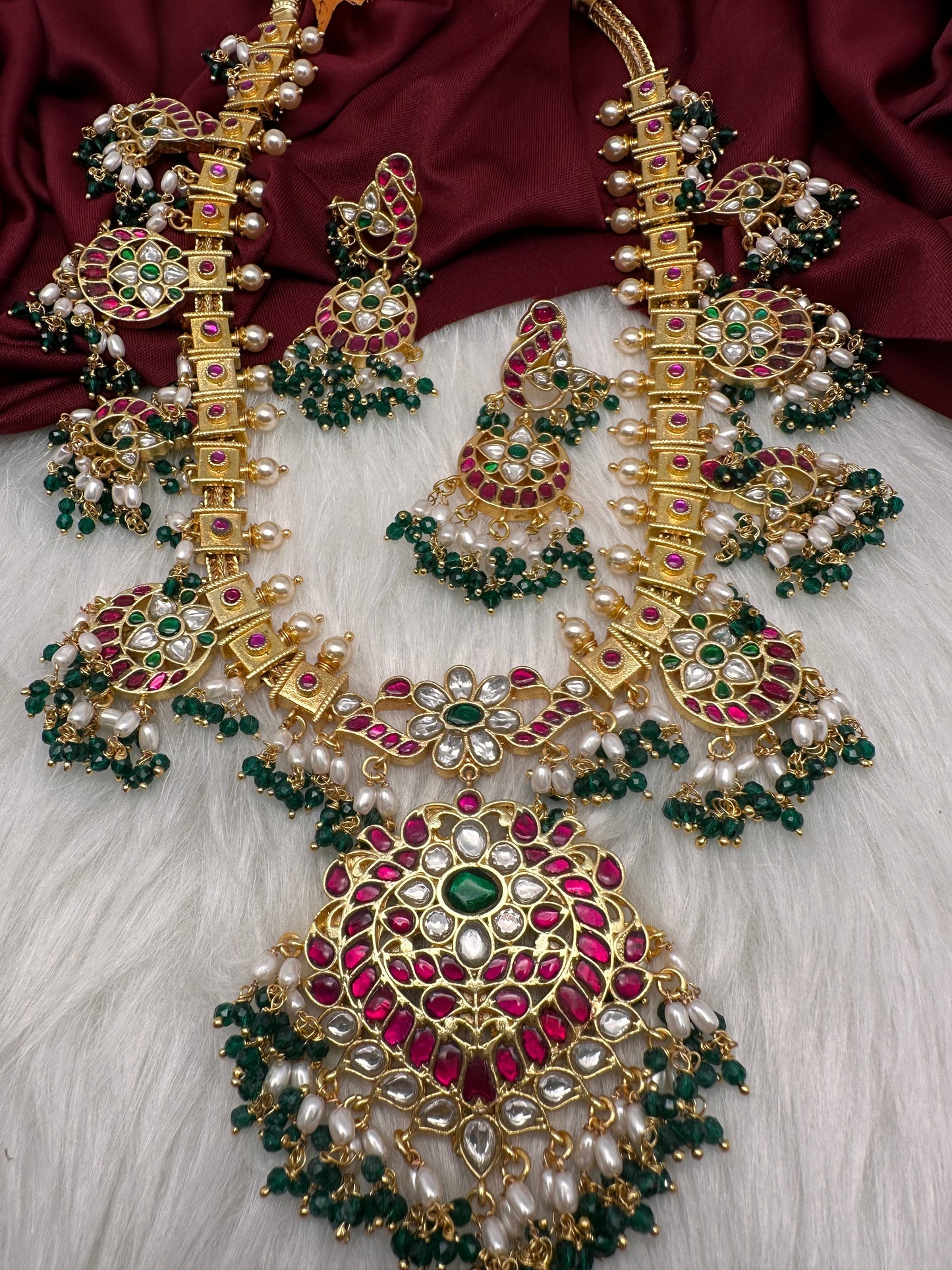 Jadau Kundan Pearls Green Beads Guttapusallu Necklace
