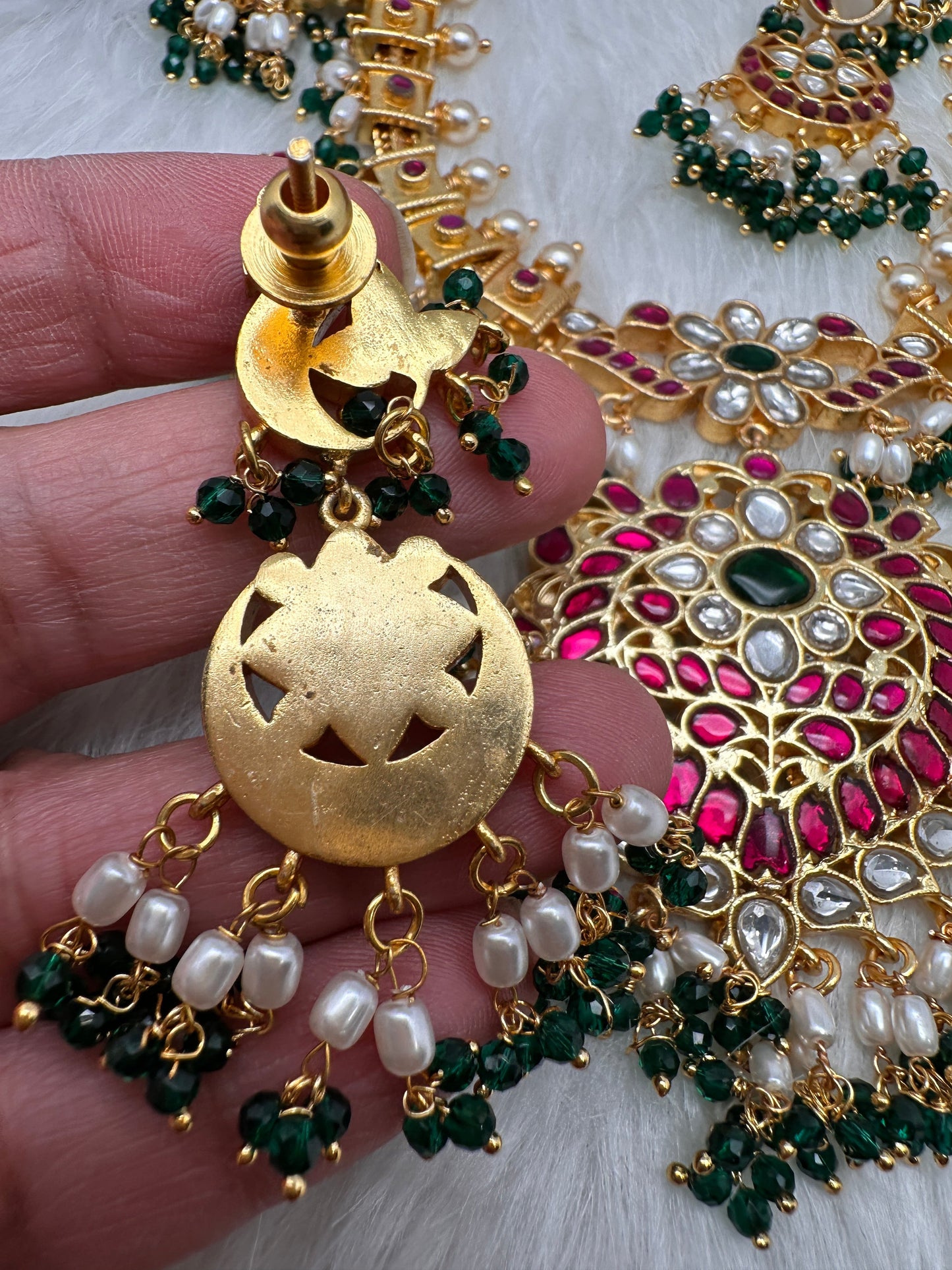 Jadau Kundan Pearls Green Beads Guttapusallu Necklace