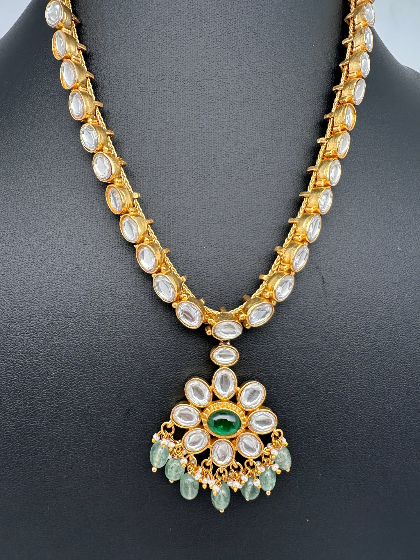 Jadau Kundan Green Potta Stones Short Necklace