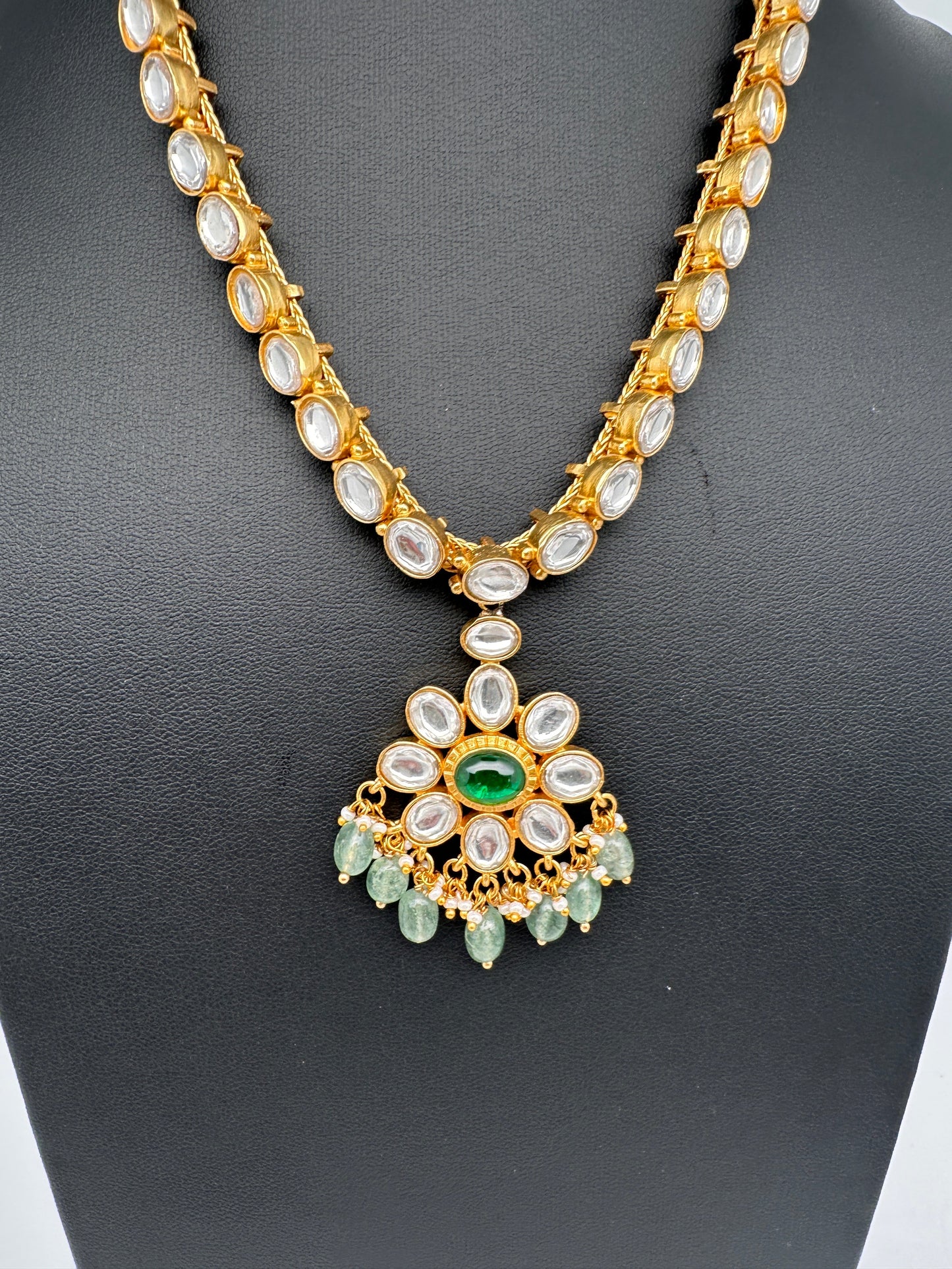 Jadau Kundan Green Potta Stones Short Necklace