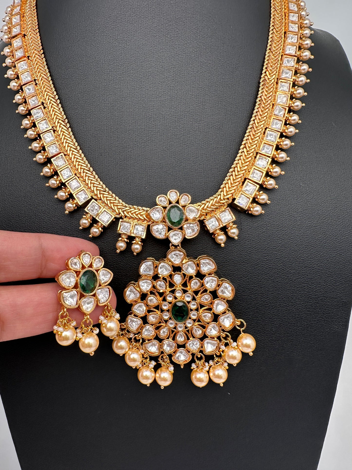 White Clear Green Short Necklace