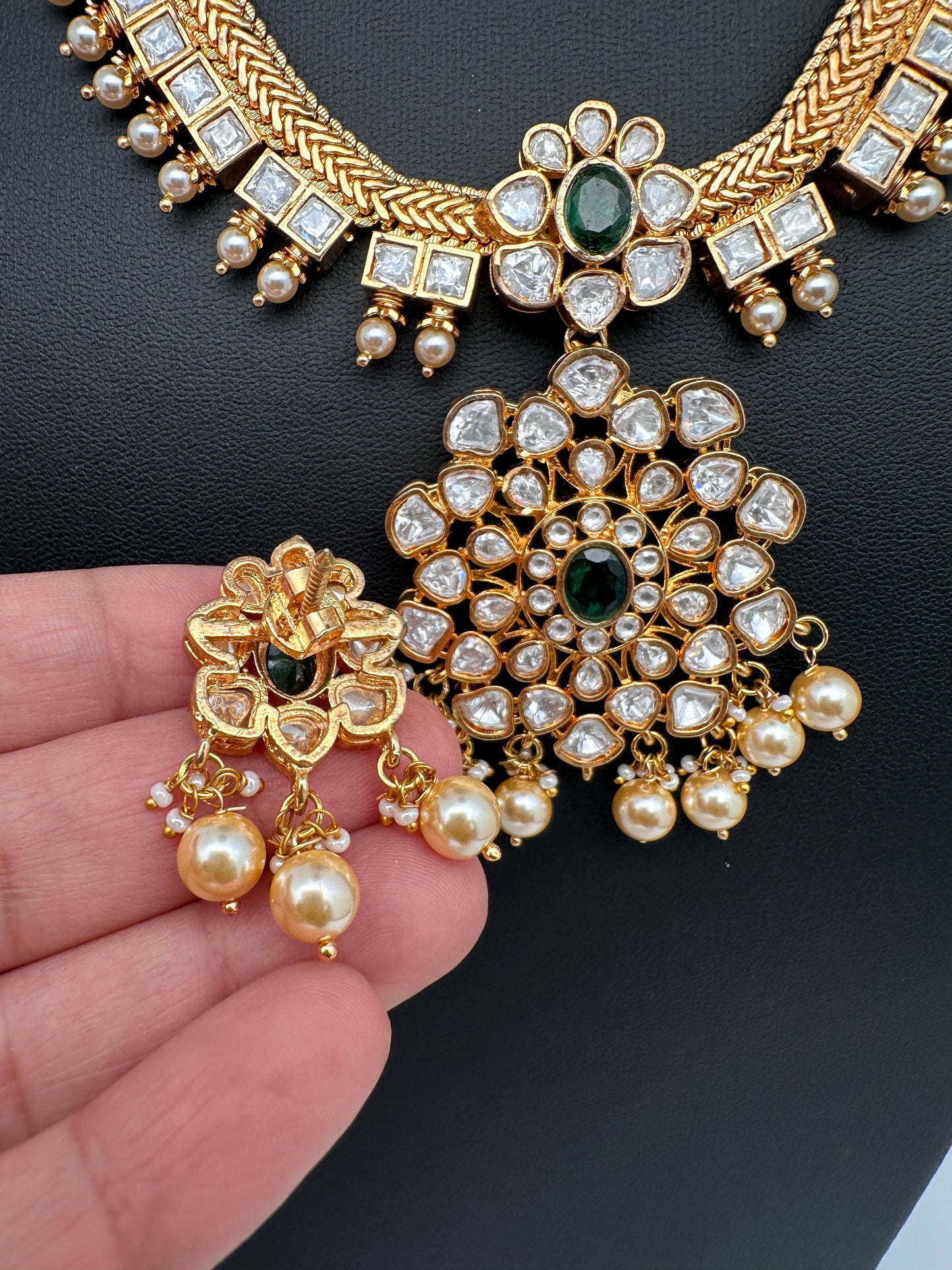 White Clear Green Short Necklace