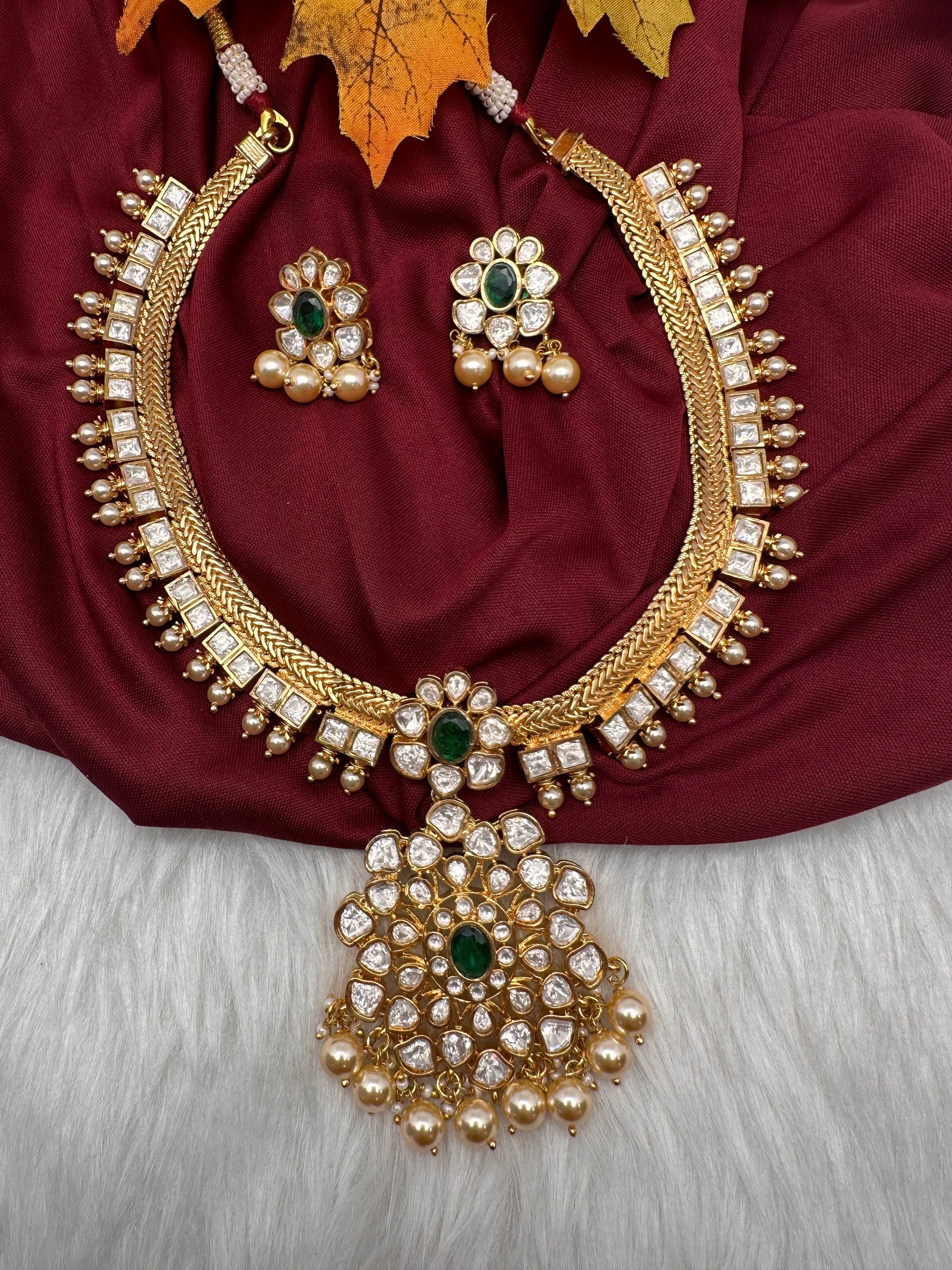 White Clear Green Short Necklace