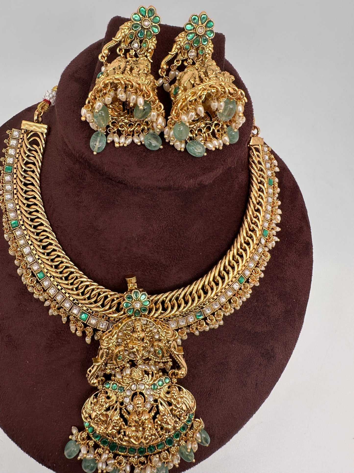 Jalebi Jadau Kundan Goddess Lakshmi Necklace with Detachable Pendent