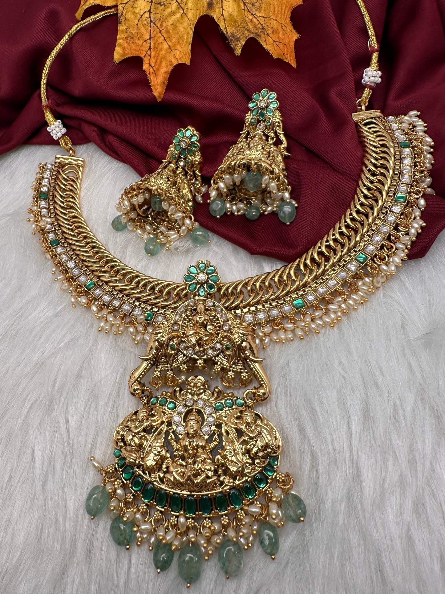 Jalebi Jadau Kundan Goddess Lakshmi Necklace with Detachable Pendent