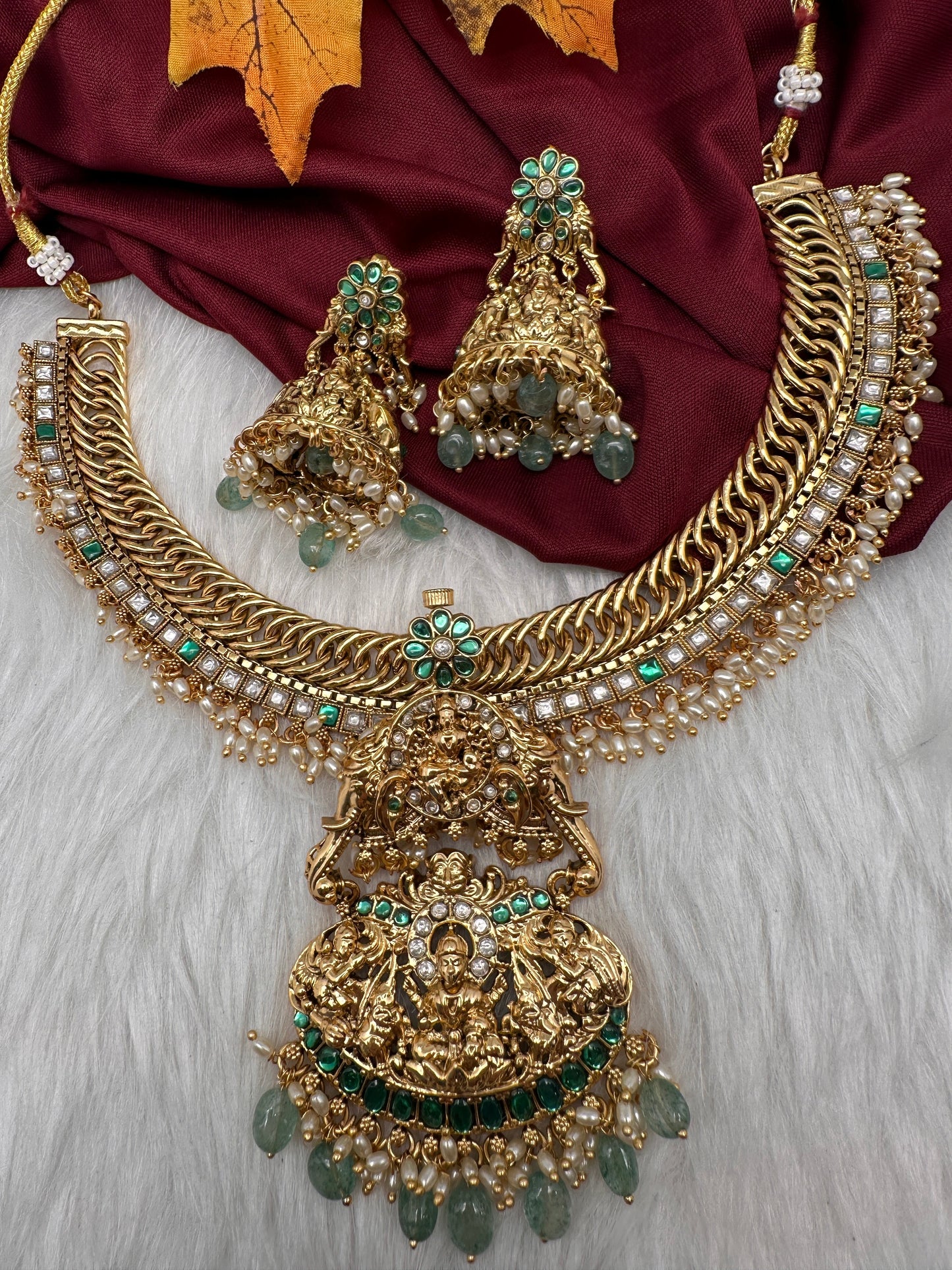 Jalebi Jadau Kundan Goddess Lakshmi Necklace with Detachable Pendent