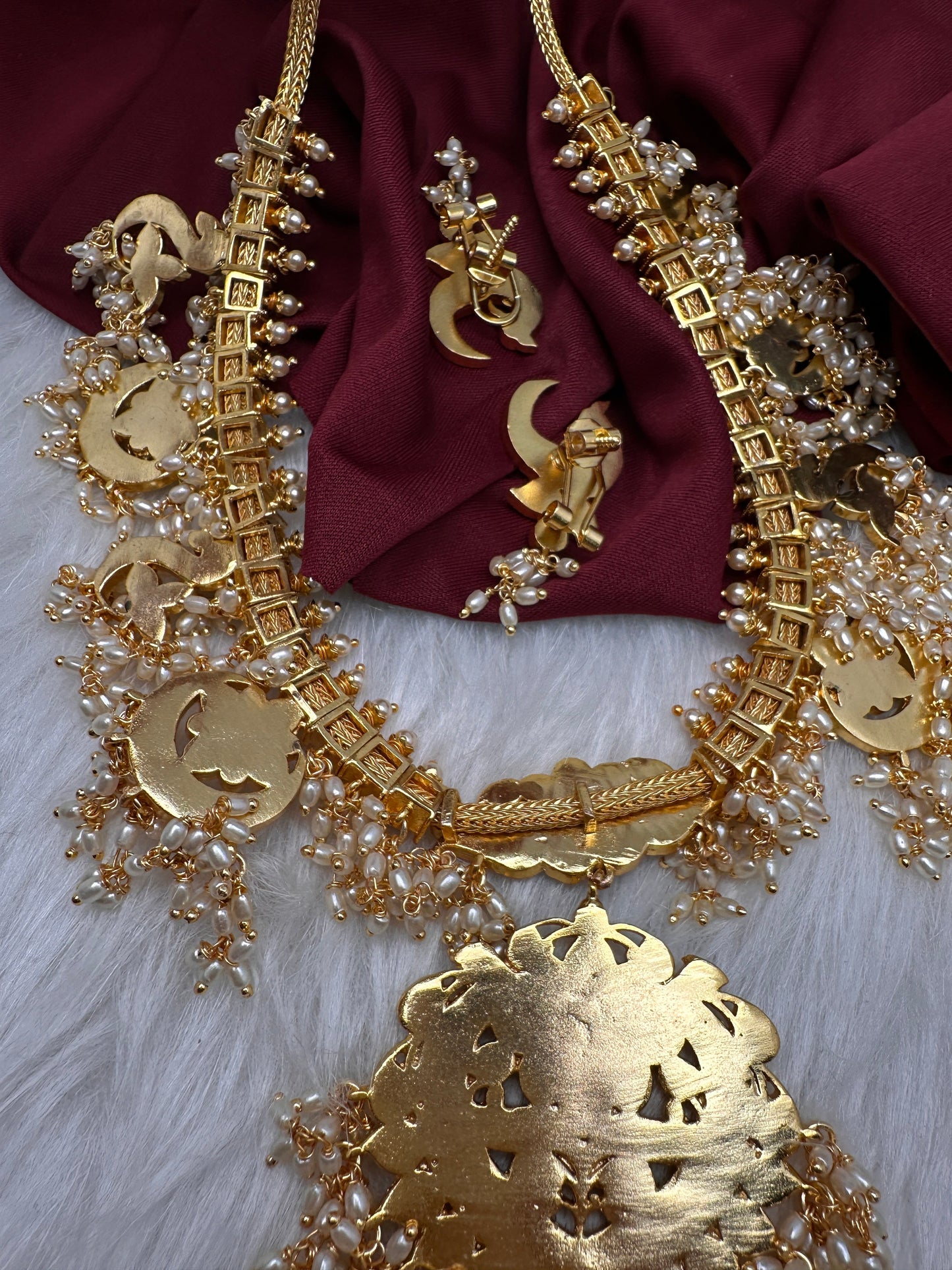 Rice Pearls Jadau Kundan Mid Length Guttapusalu Necklace