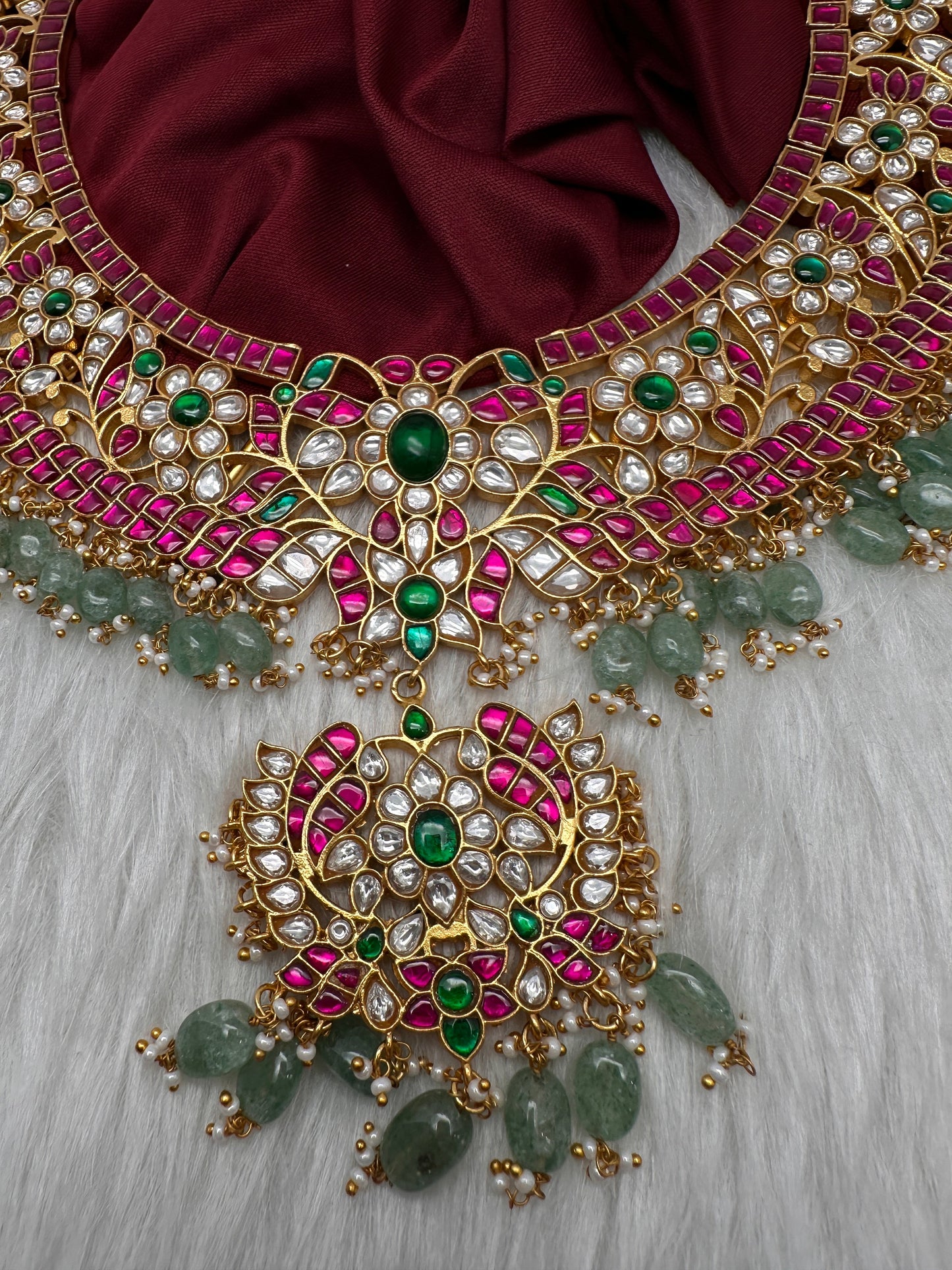 Broad Neckline Jadau Kundan Short Necklace