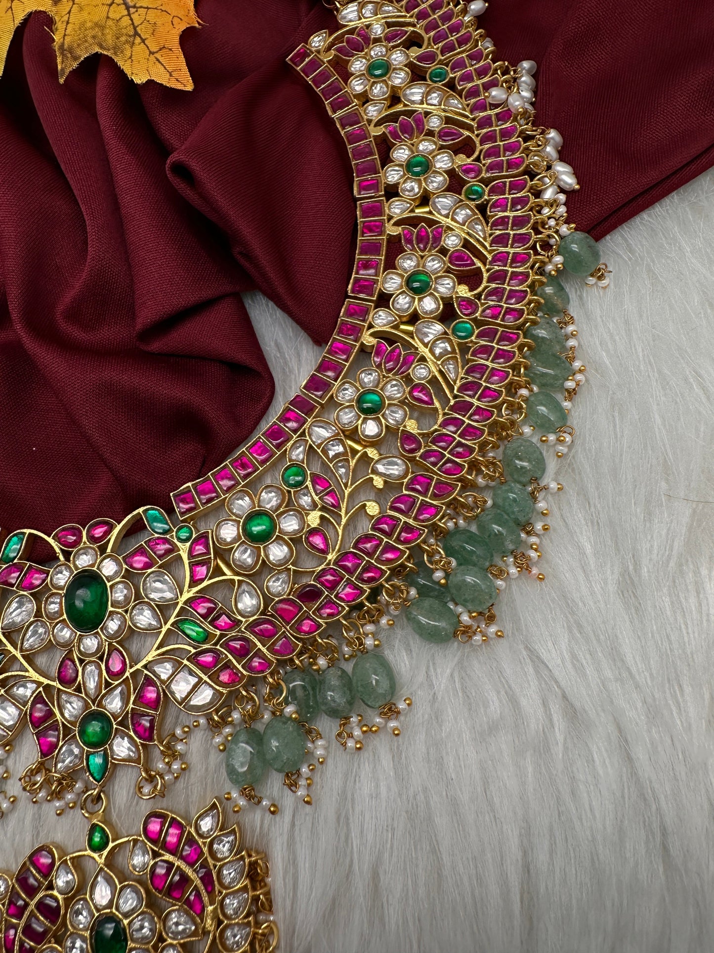 Broad Neckline Jadau Kundan Short Necklace