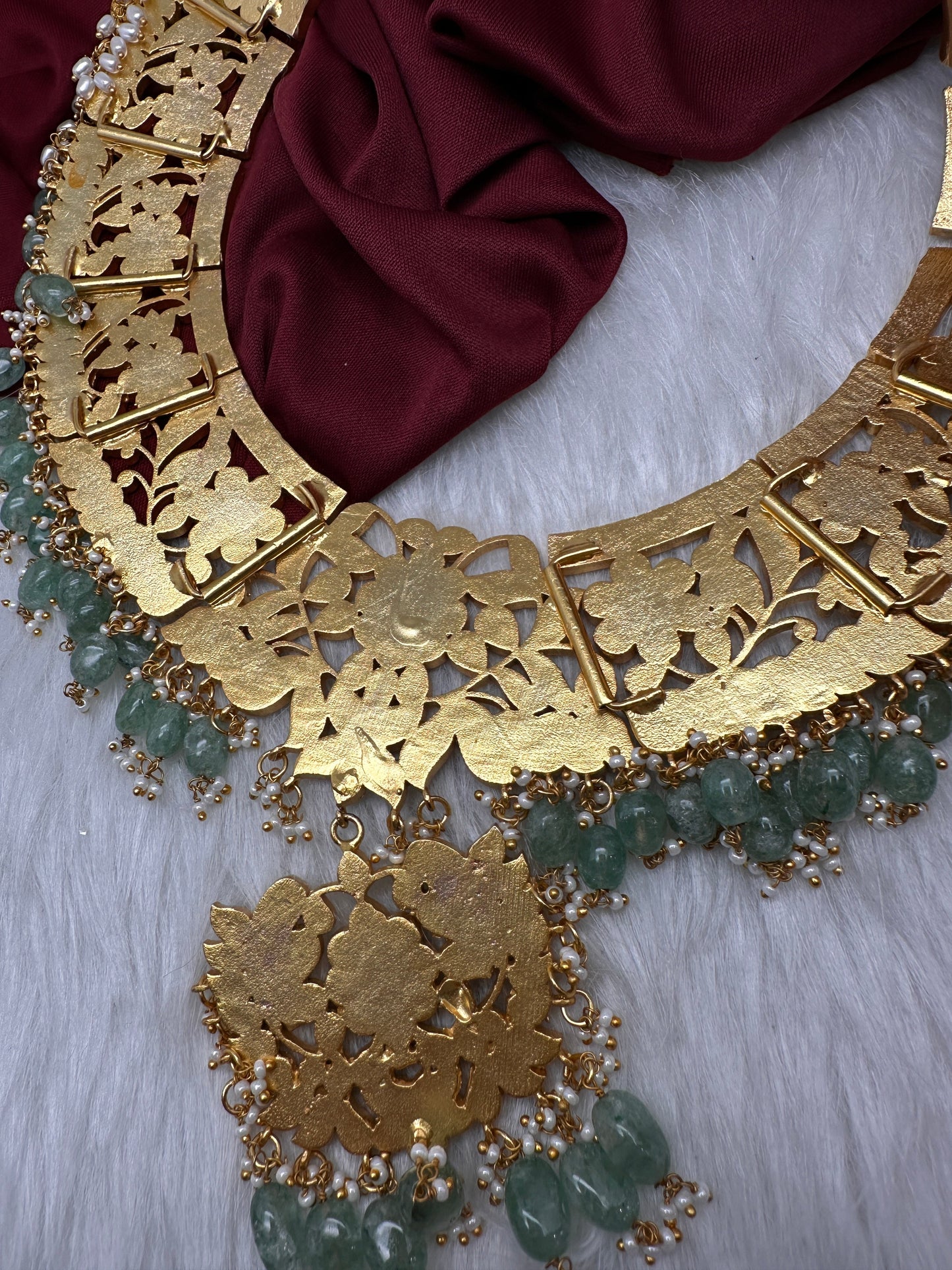 Broad Neckline Jadau Kundan Short Necklace