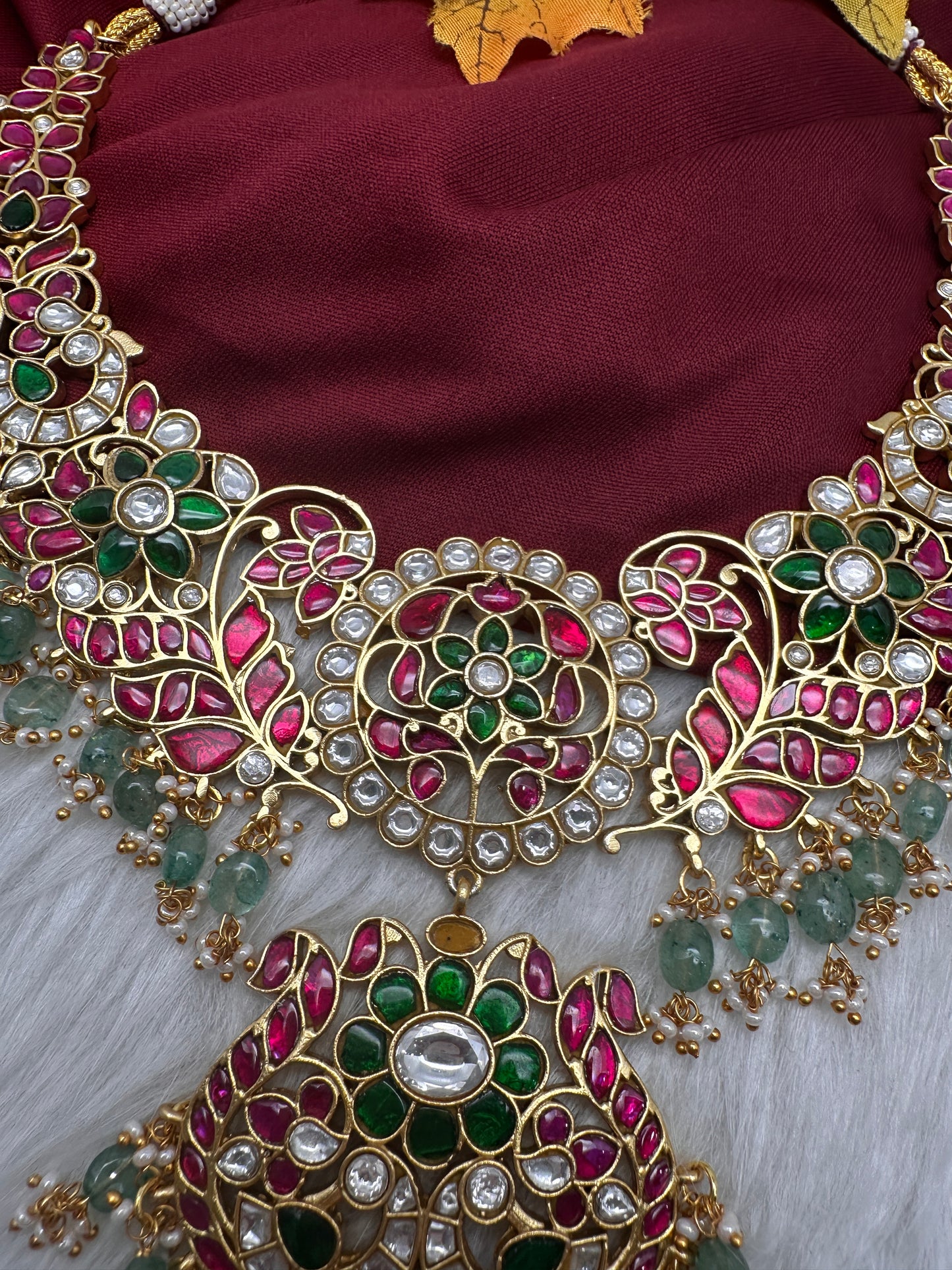 Jadau Kundan Short Necklace with Green Emerald Beads - 
