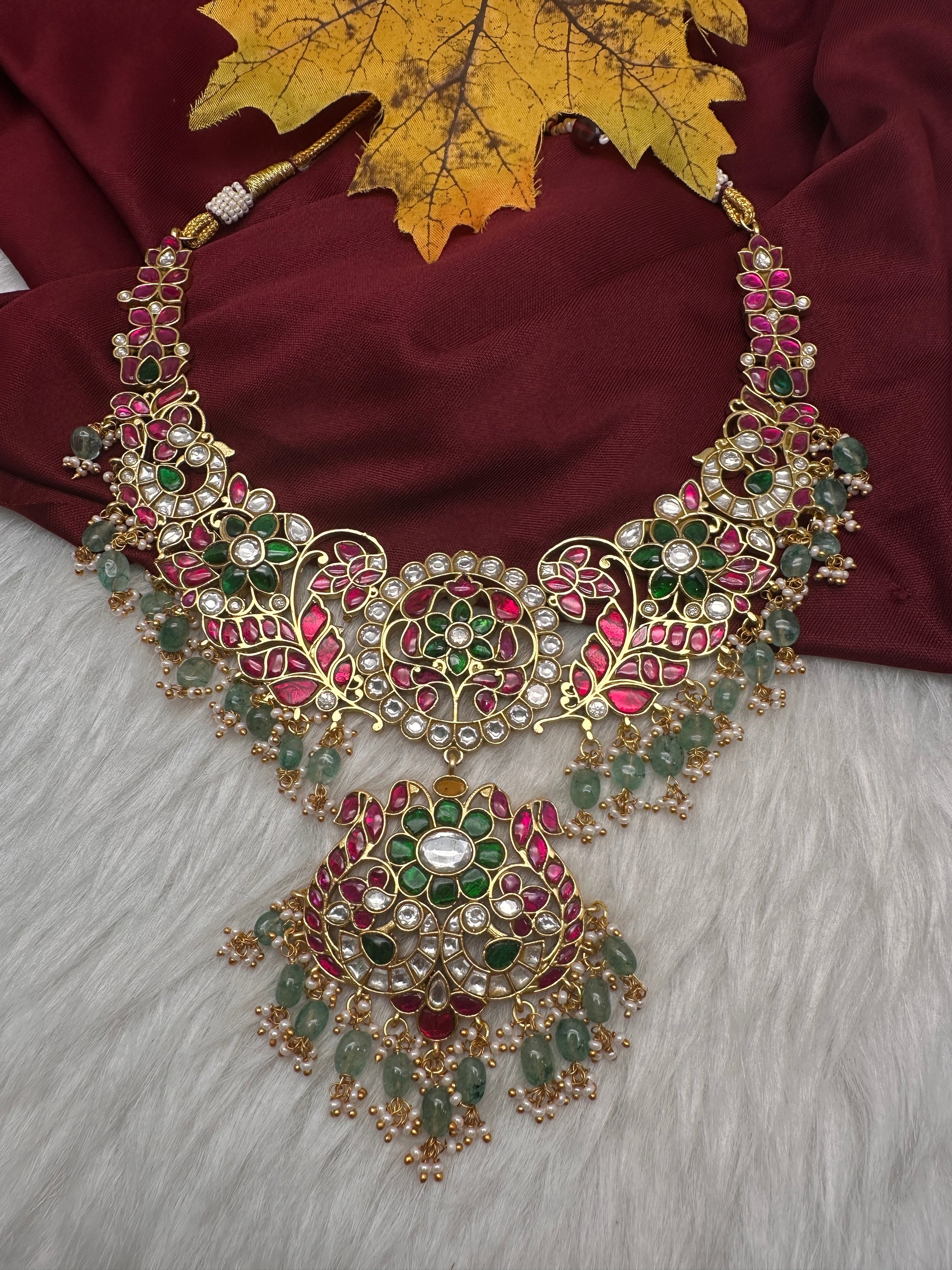 Jadau Kundan Short Necklace with Green Emerald Beads - 
