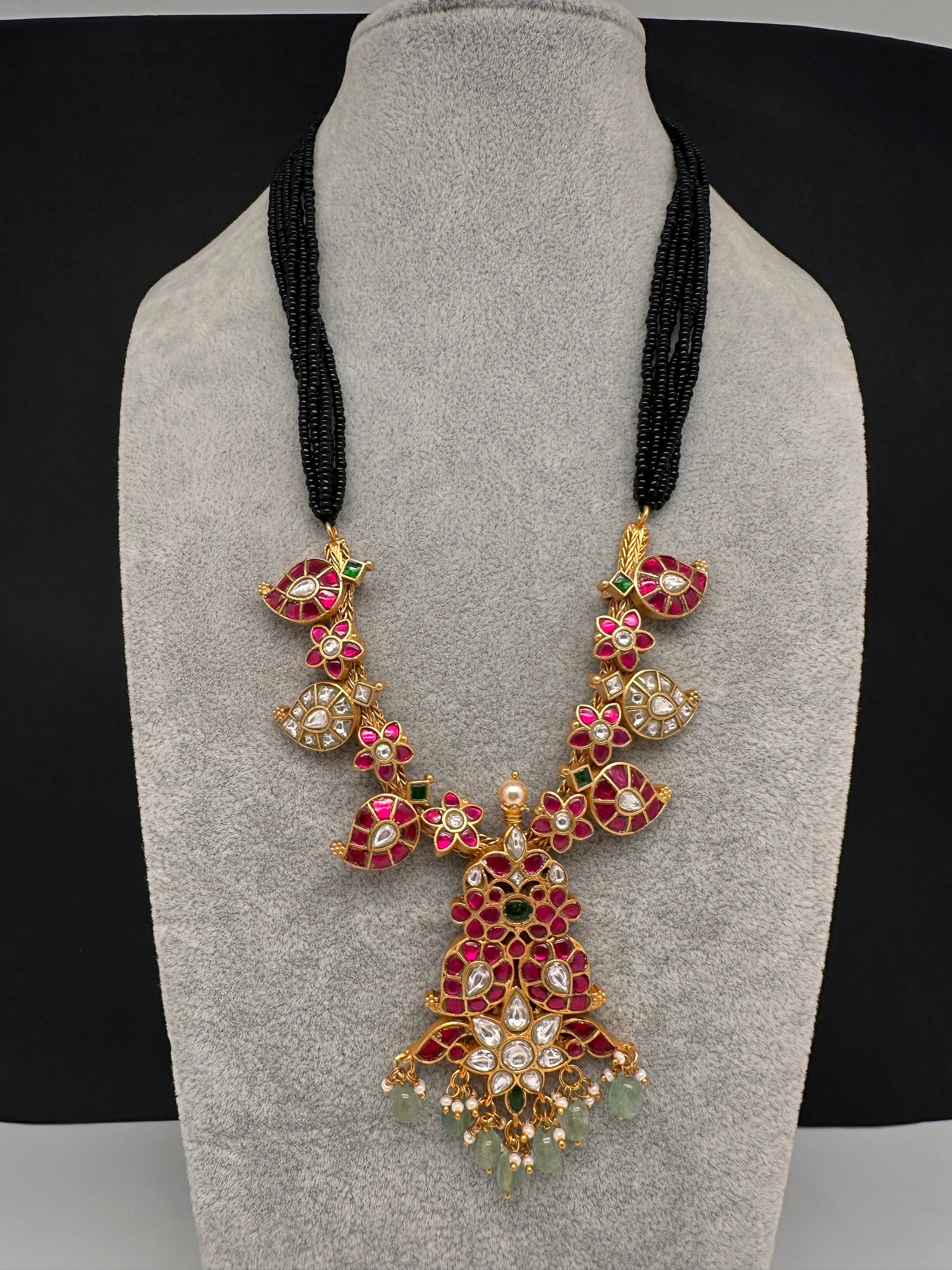 Jadau Kundan Necklace with Black Beads - 