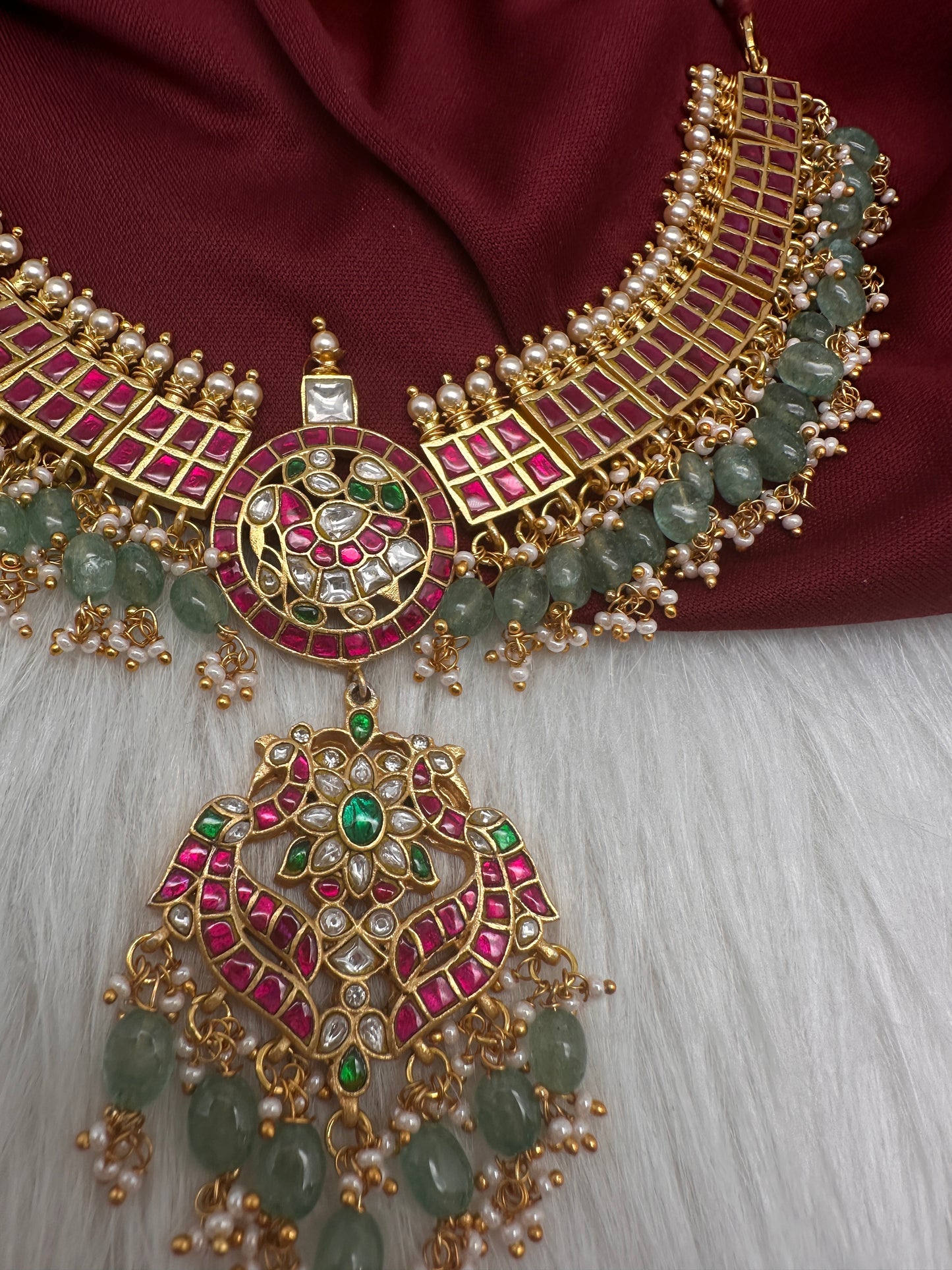 Jadau Kundan Short Necklace with Emerald Beads and Pearls - 