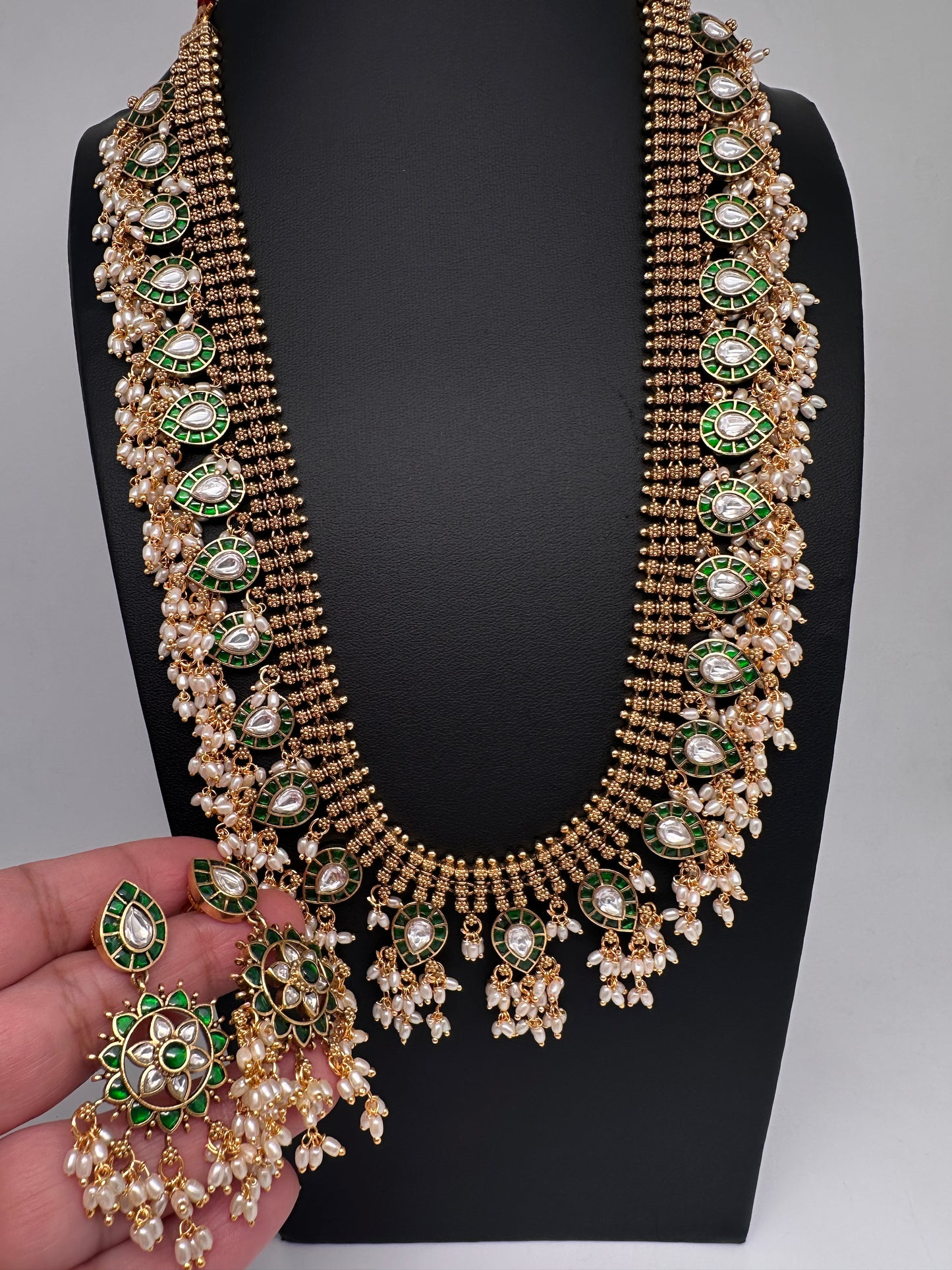 Jadau Kundan Green Potta Stones Long  Guttapusalu Rice Pearls Matte Antique Necklace - 