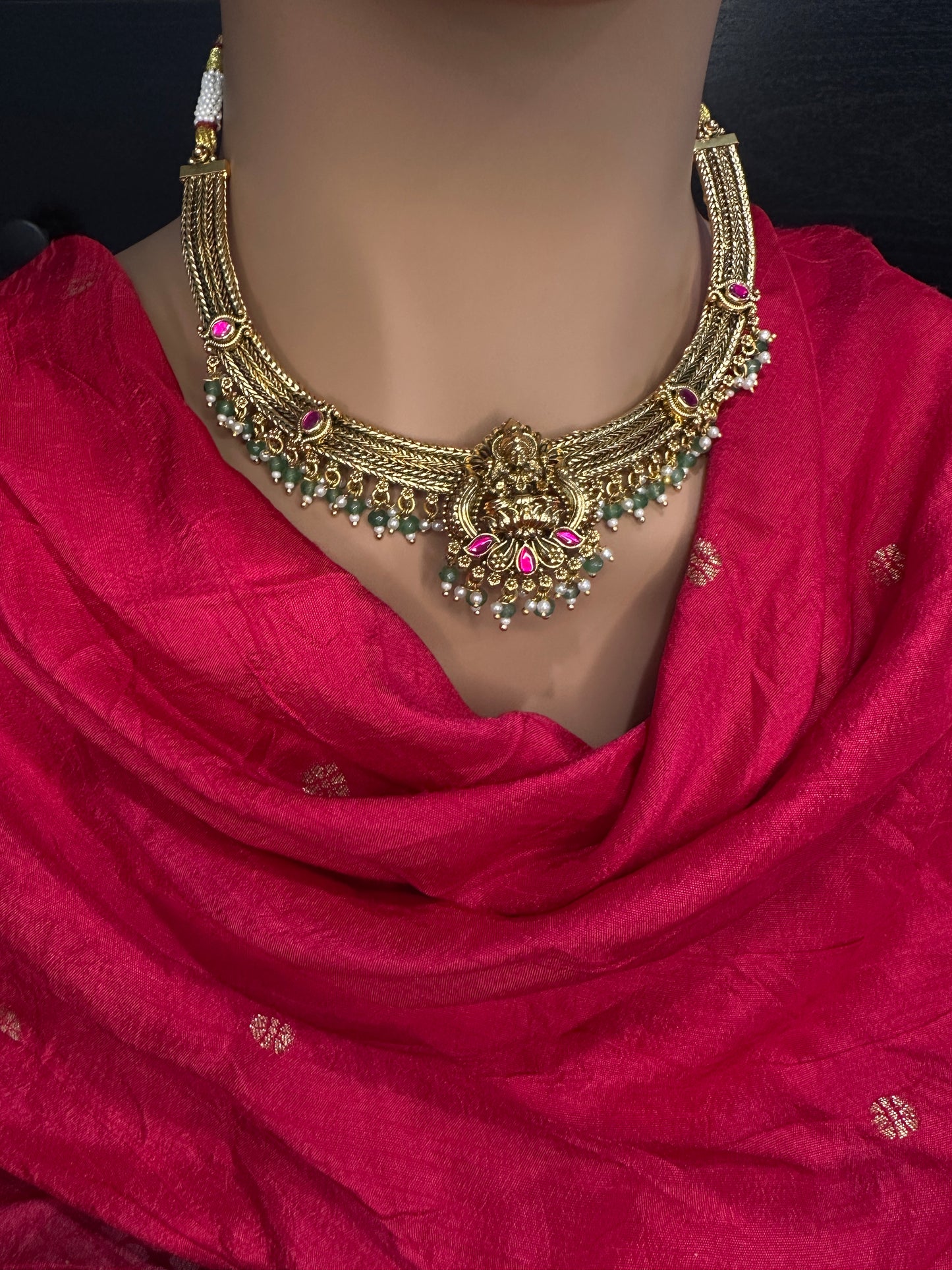Jadau Kundan Nakshi Goddess Lakshmi Short Necklace - 