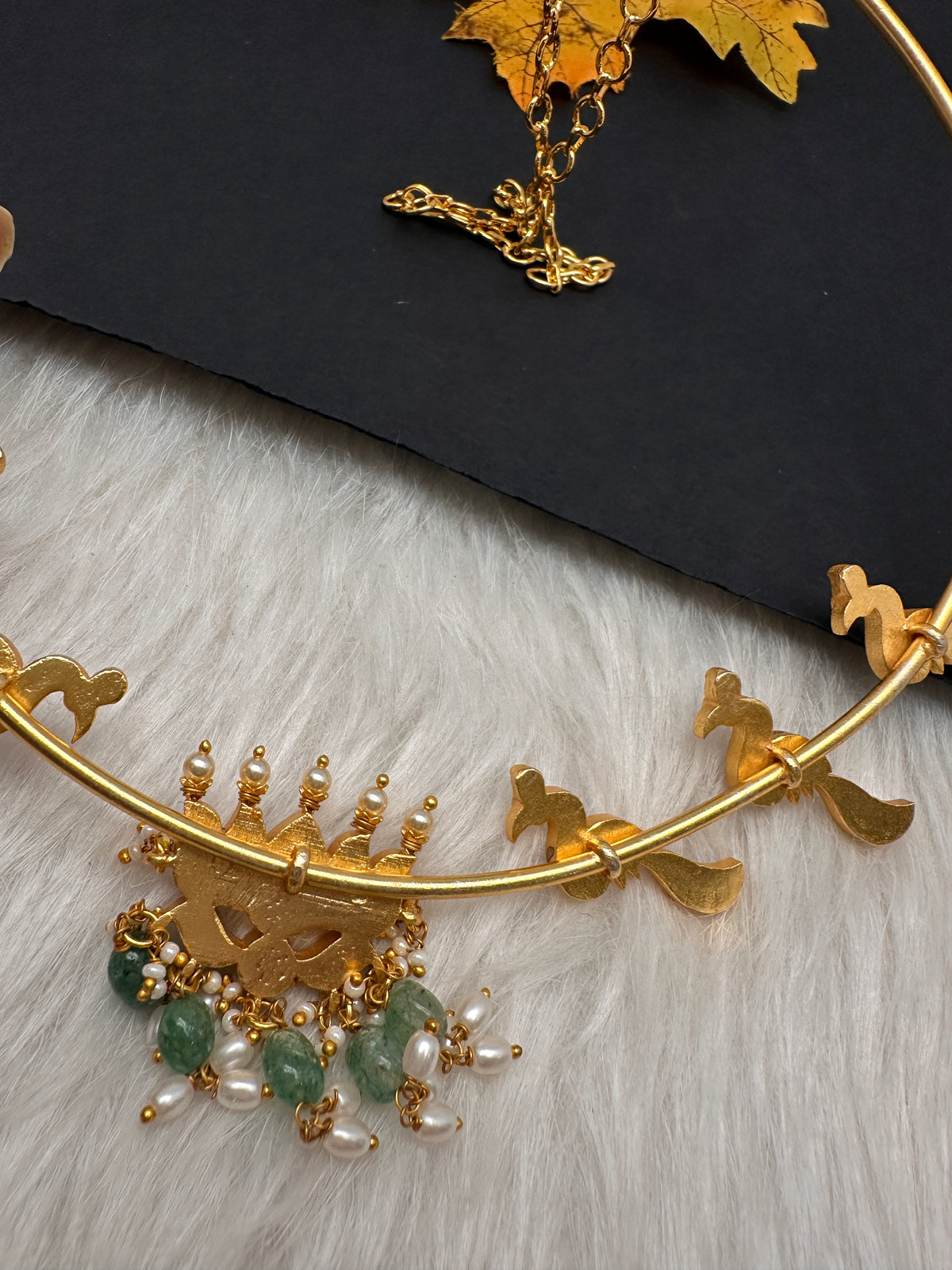 Jadau Kundan Floral Peacock Hasli Short Necklace - 