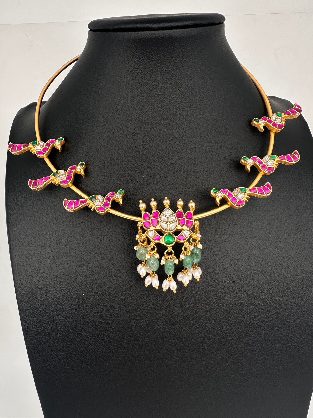 Jadau Kundan Floral Peacock Hasli Short Necklace - 
