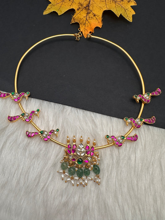 Jadau Kundan Floral Peacock Hasli Short Necklace - 