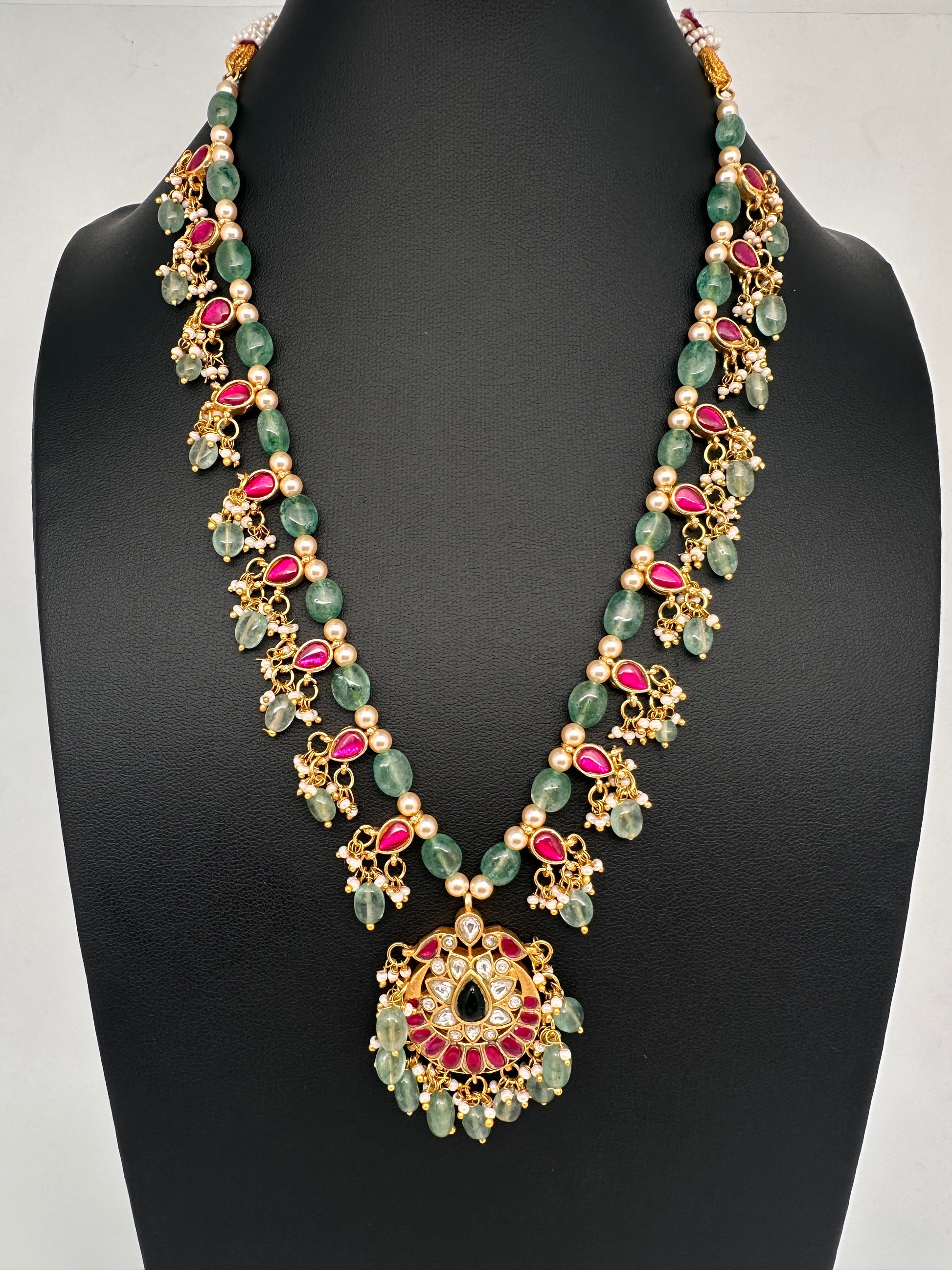 Jadau Kundan Emerald Beads and Pearls Short Necklace - 