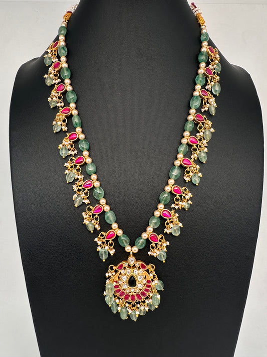 Jadau Kundan Emerald Beads and Pearls Short Necklace - 