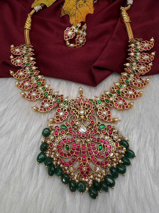 Jadau Kundan Mango Short Necklace with Stud Earrings - 