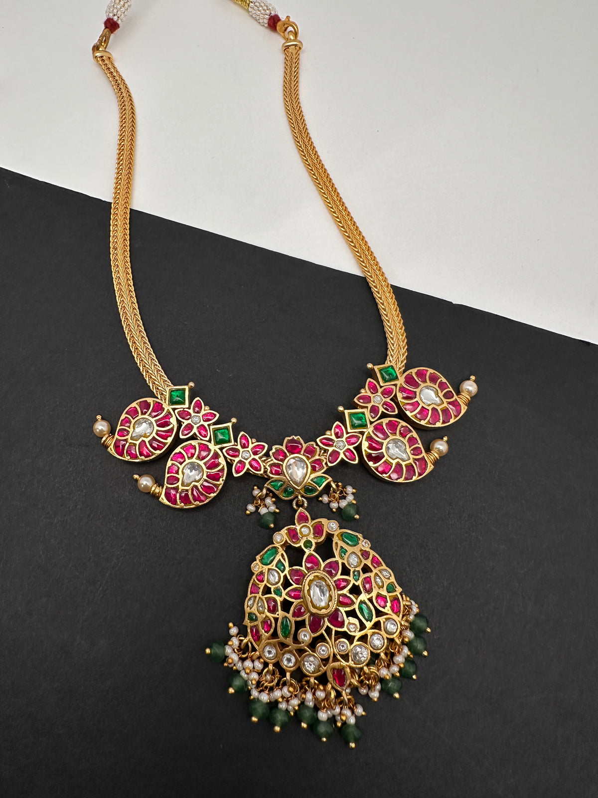 Jadau Kundan Chain Dainty Short Necklace - 