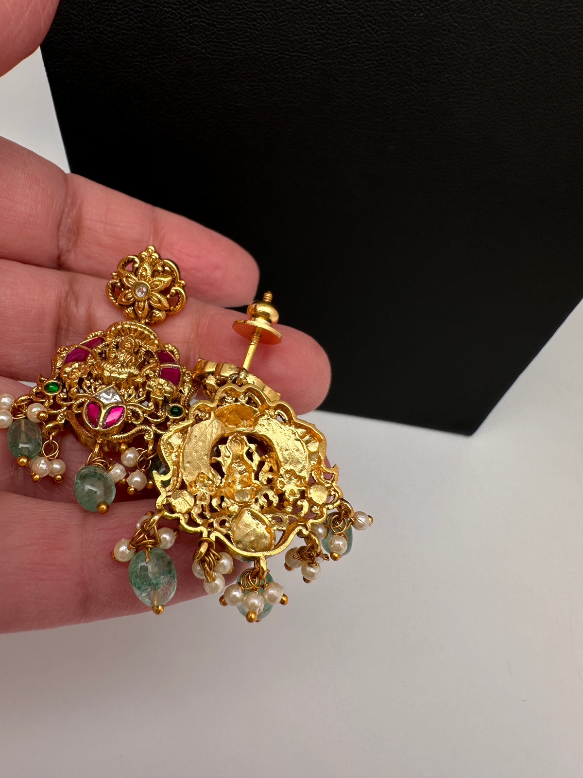 Jadau Kundan Nakshi Lakshmi Short Necklace Set - JA000338