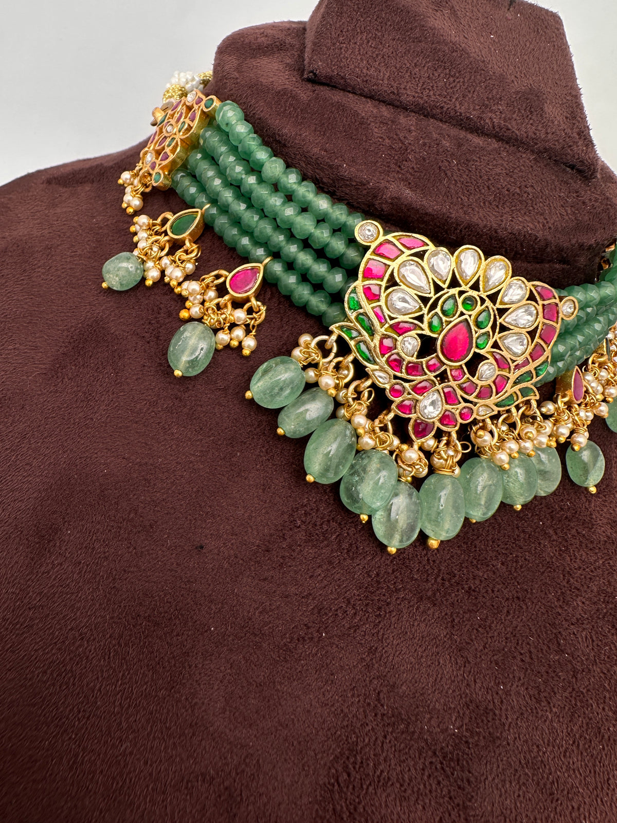 Jadau Kundan Emerald Beads Sleek Choker Necklace | JA000342