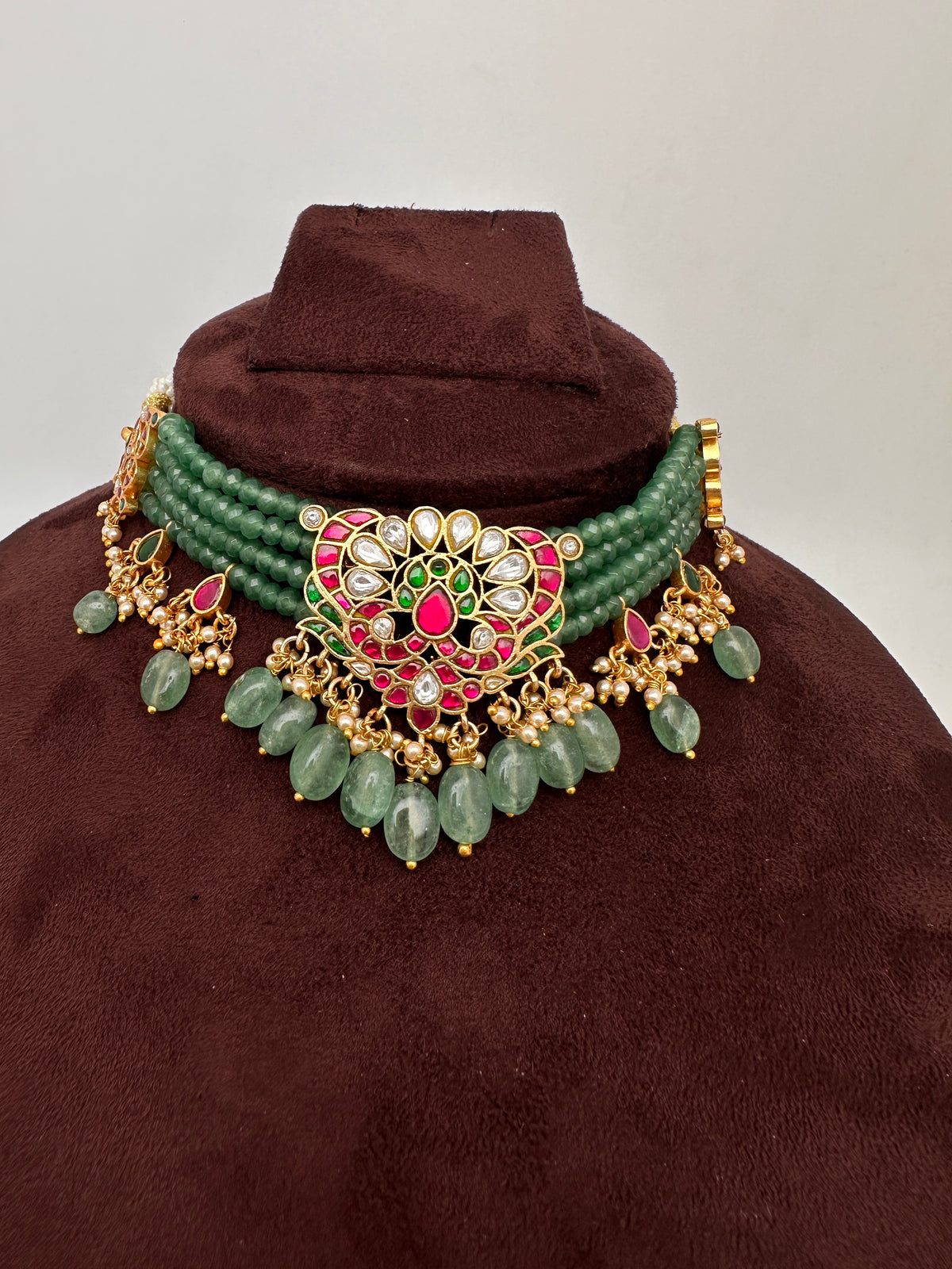 Jadau Kundan Emerald Beads Sleek Choker Necklace | JA000342