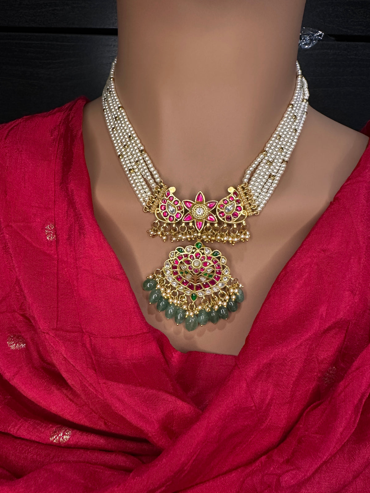 Jadau Kundan Pearls Short Necklace | JA000343